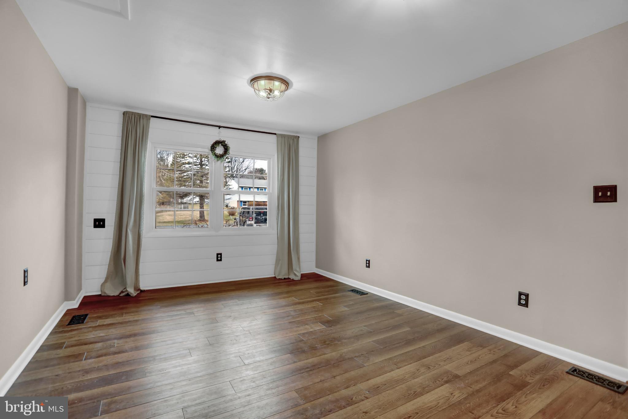 DUBLIN MANOR - Residential