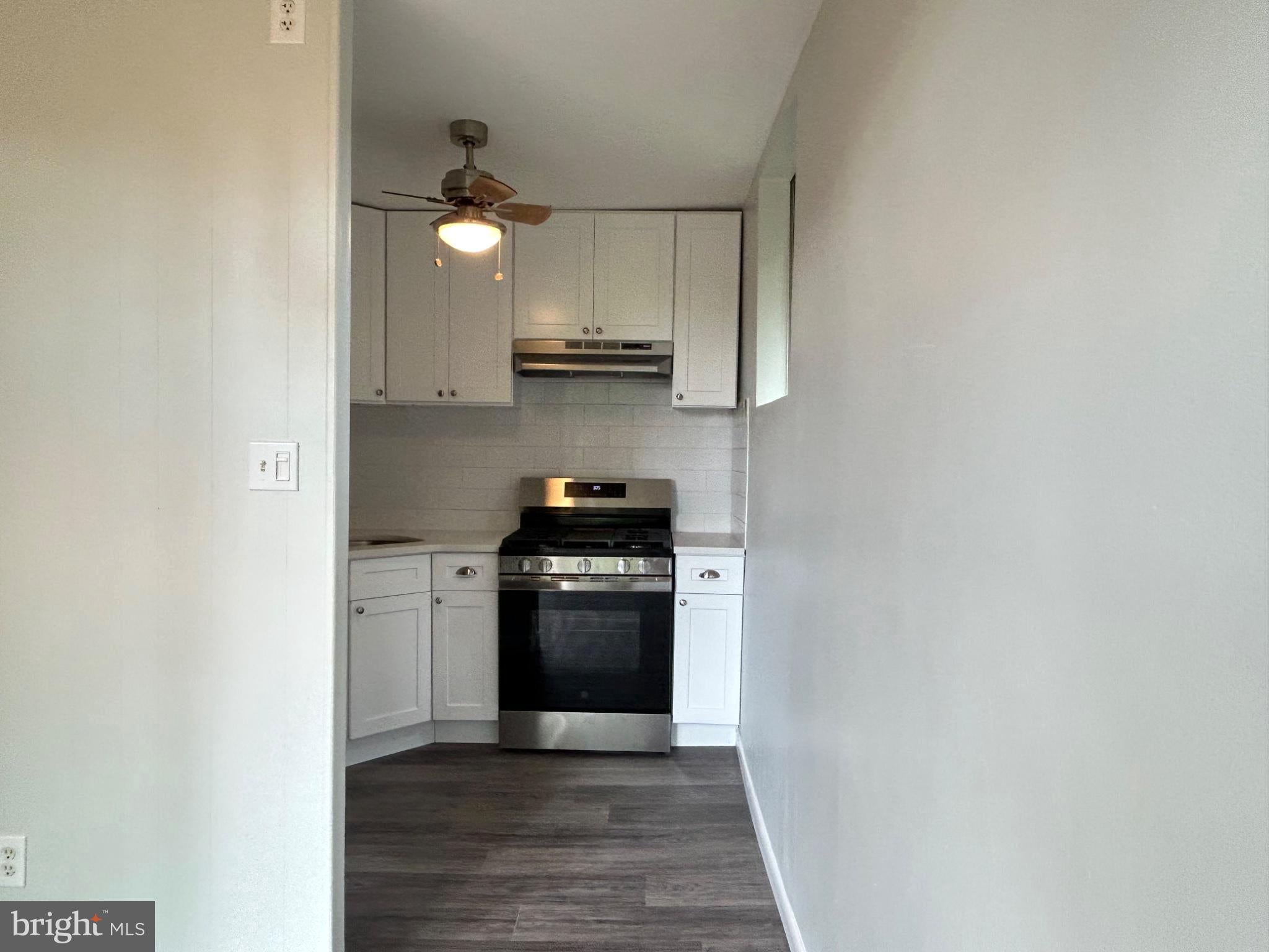 100 E GLENOLDEN F4