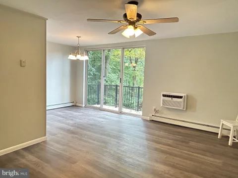 100 E. Glenolden Ave. Unit F4, Glenolden, PA 19036 - MLS#: PADE2125396
