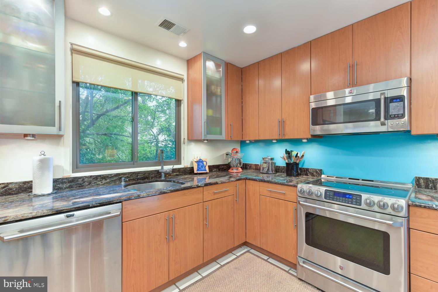 STONEYBROOKE - Residential