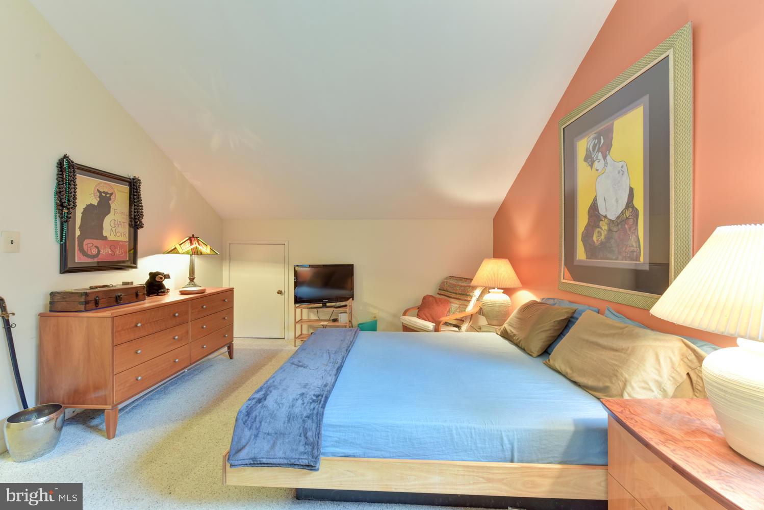 STONEYBROOKE - Residential