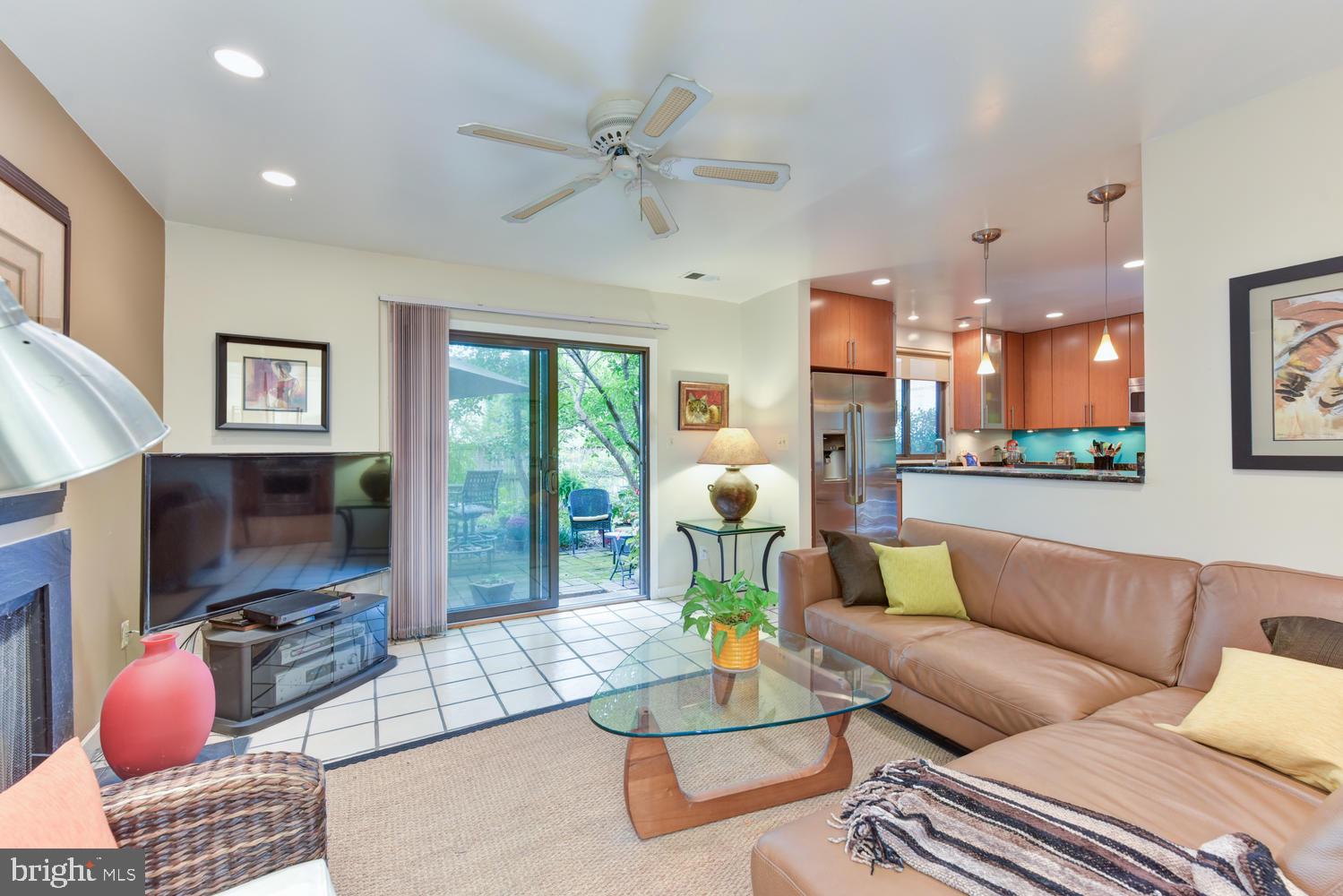 STONEYBROOKE - Residential