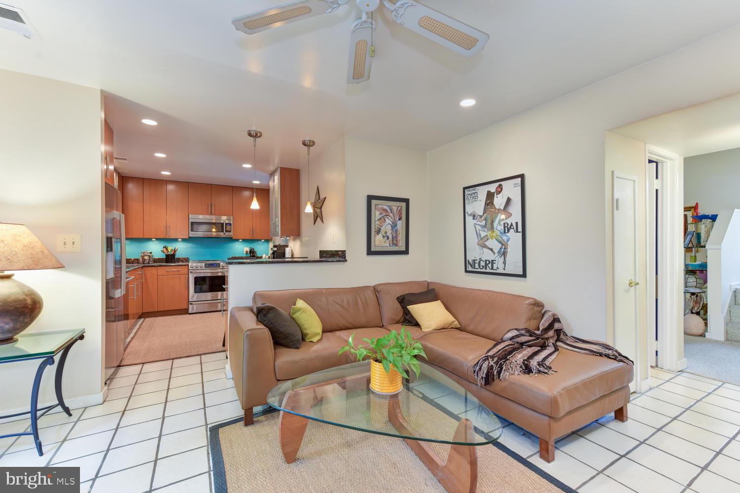 STONEYBROOKE - Residential