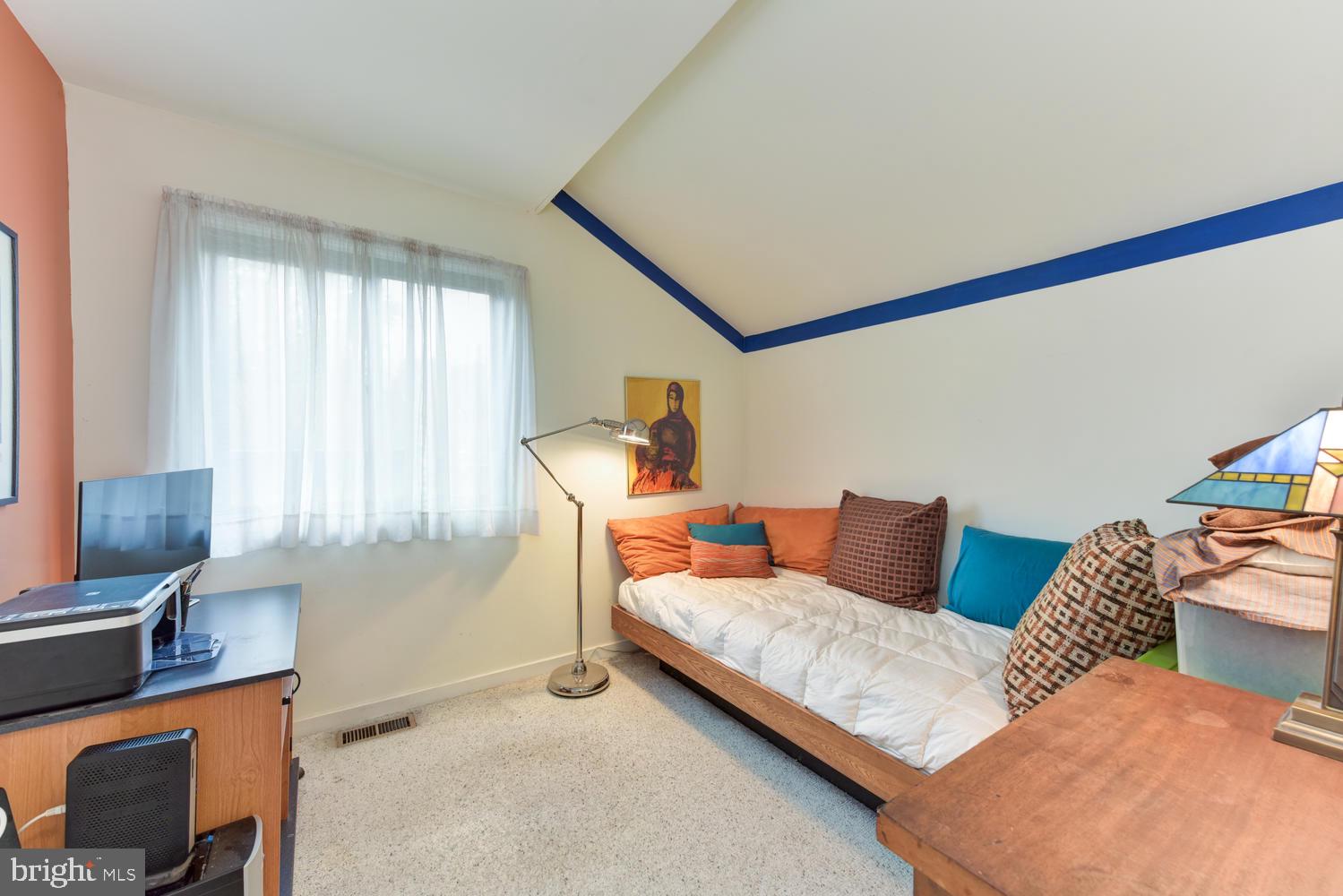 STONEYBROOKE - Residential