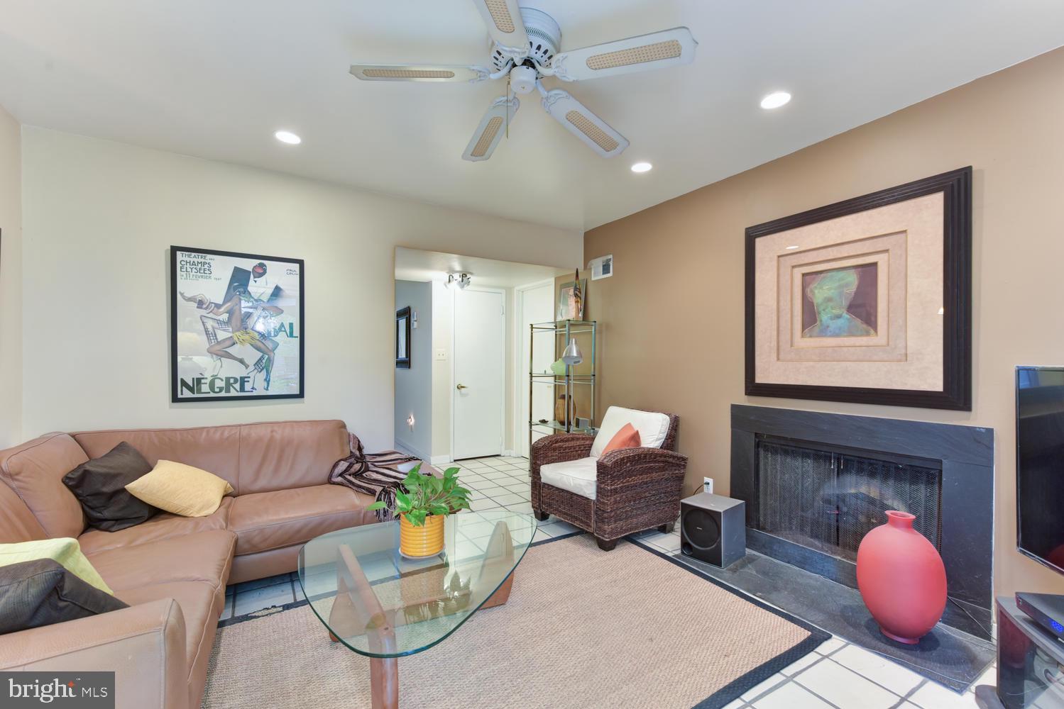 STONEYBROOKE - Residential