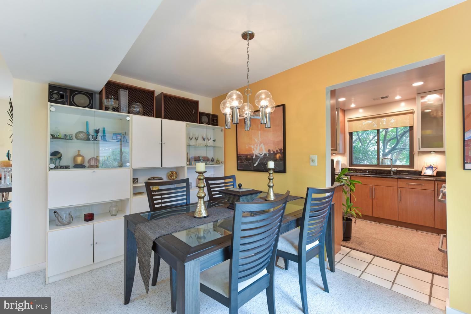 STONEYBROOKE - Residential