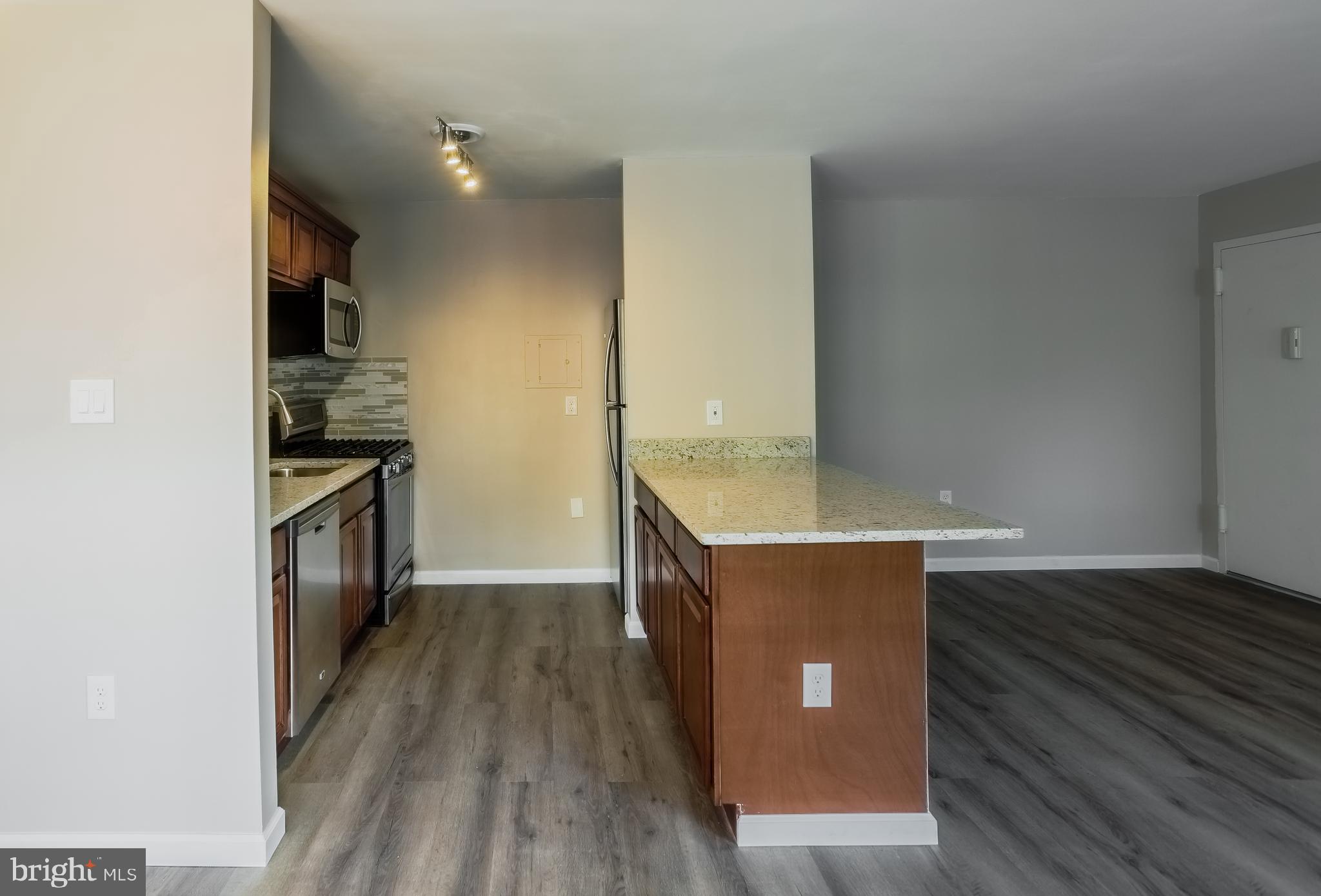 OCCOQUAN RIDGE CONDO - Residential Lease