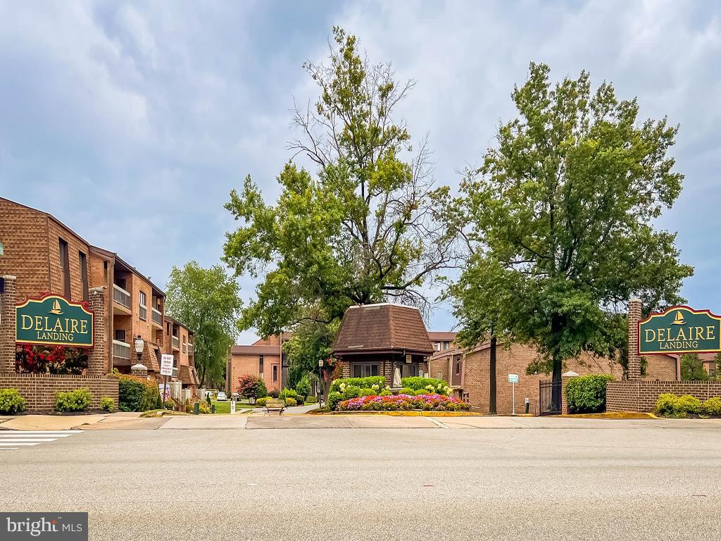 DELAIRE LANDING - Residential