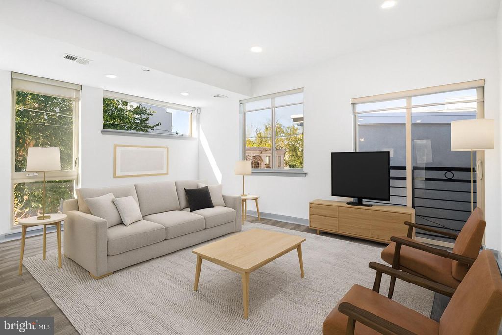 Photo of 419 W Berks Street #2, PHILADELPHIA, PA 19122 (MLS # PAPH2555062)