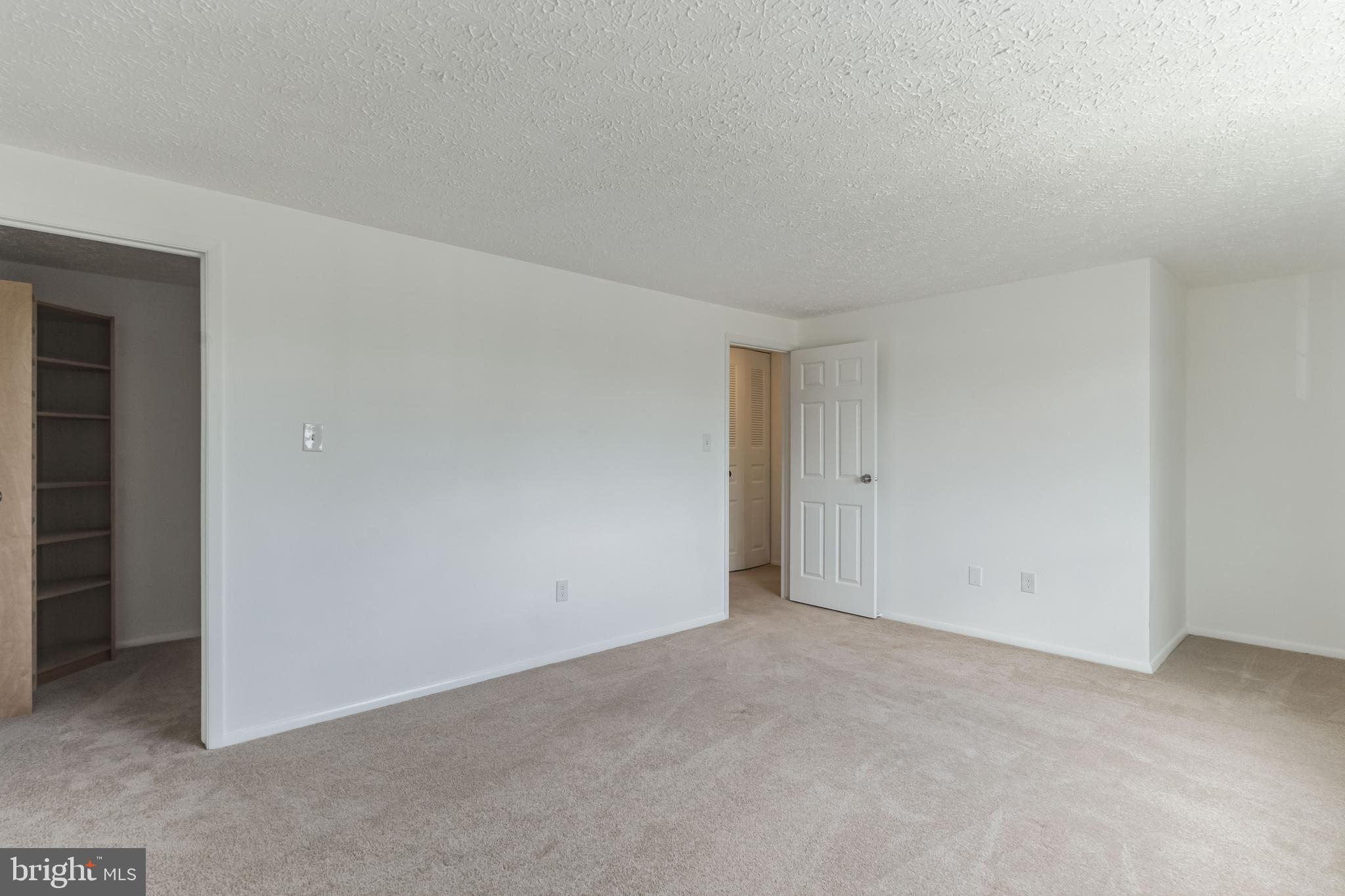 MIDDLEBROOK COMMONS - Residential