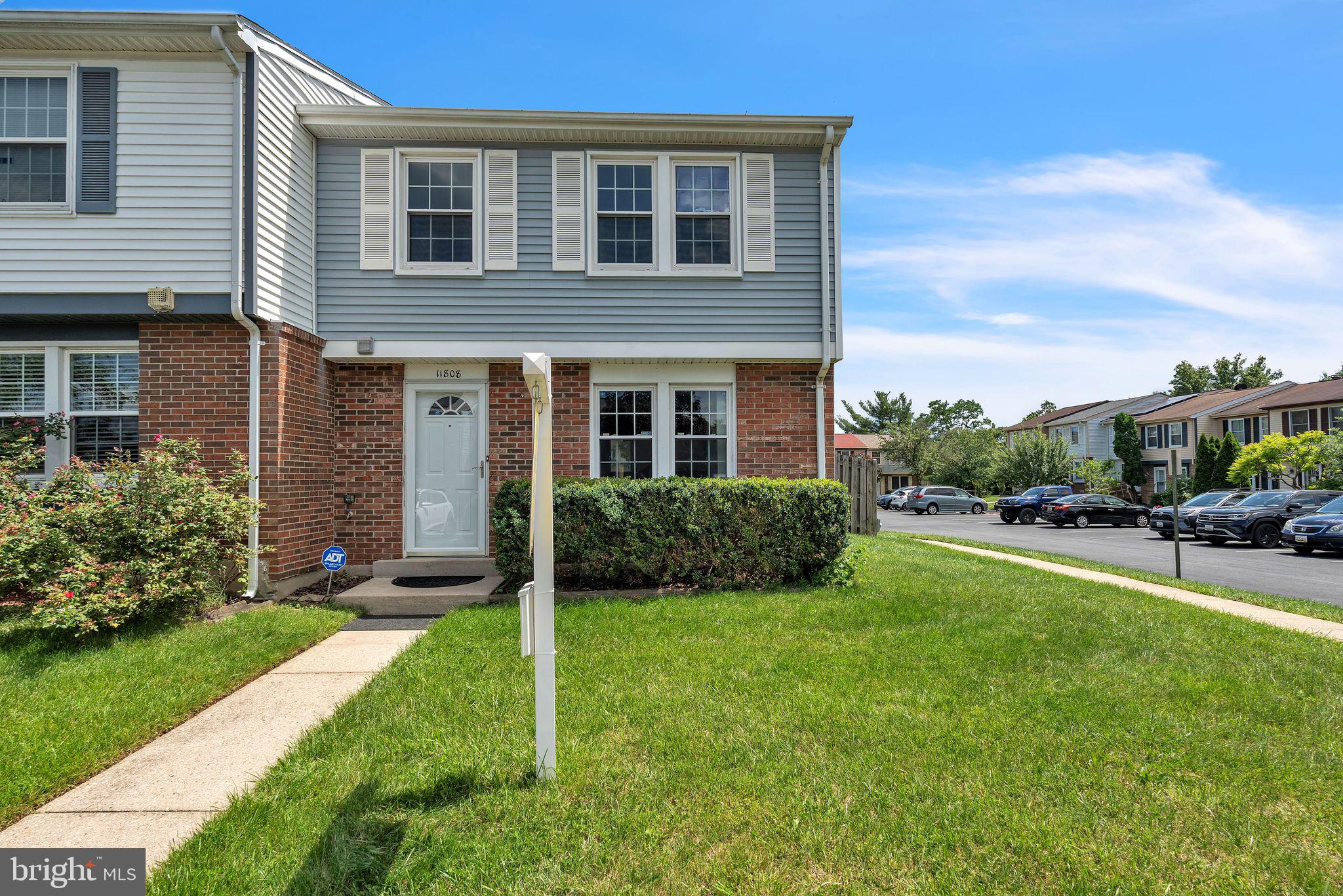 MIDDLEBROOK COMMONS - Residential