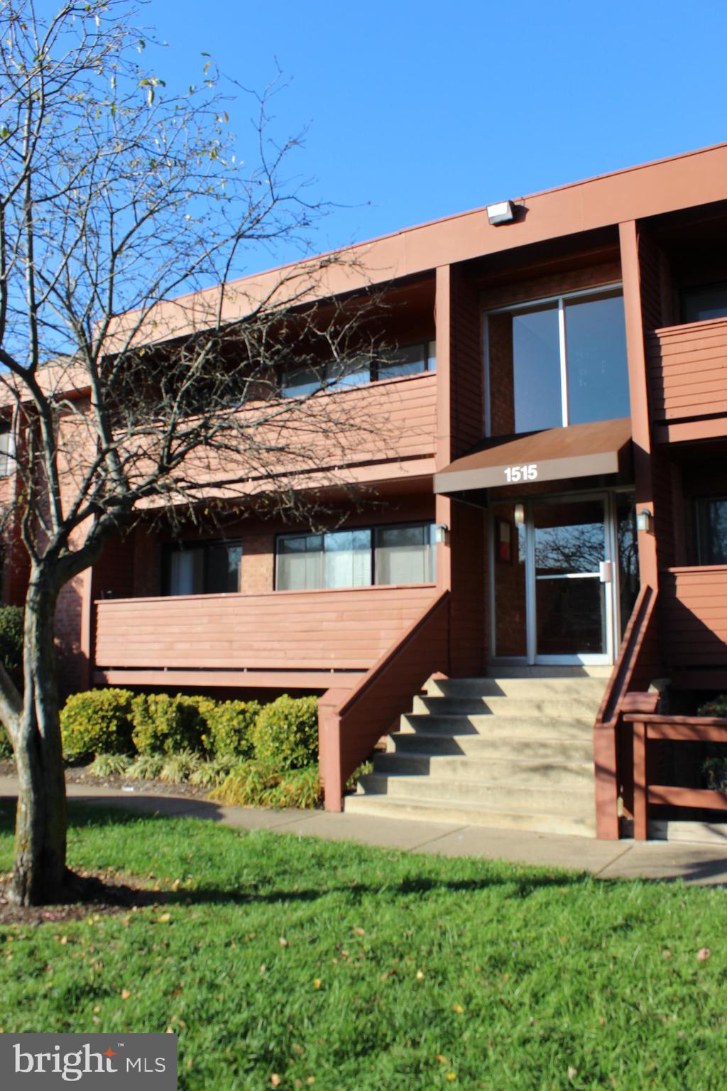 GEORGE MASON VILLAGE - Residential