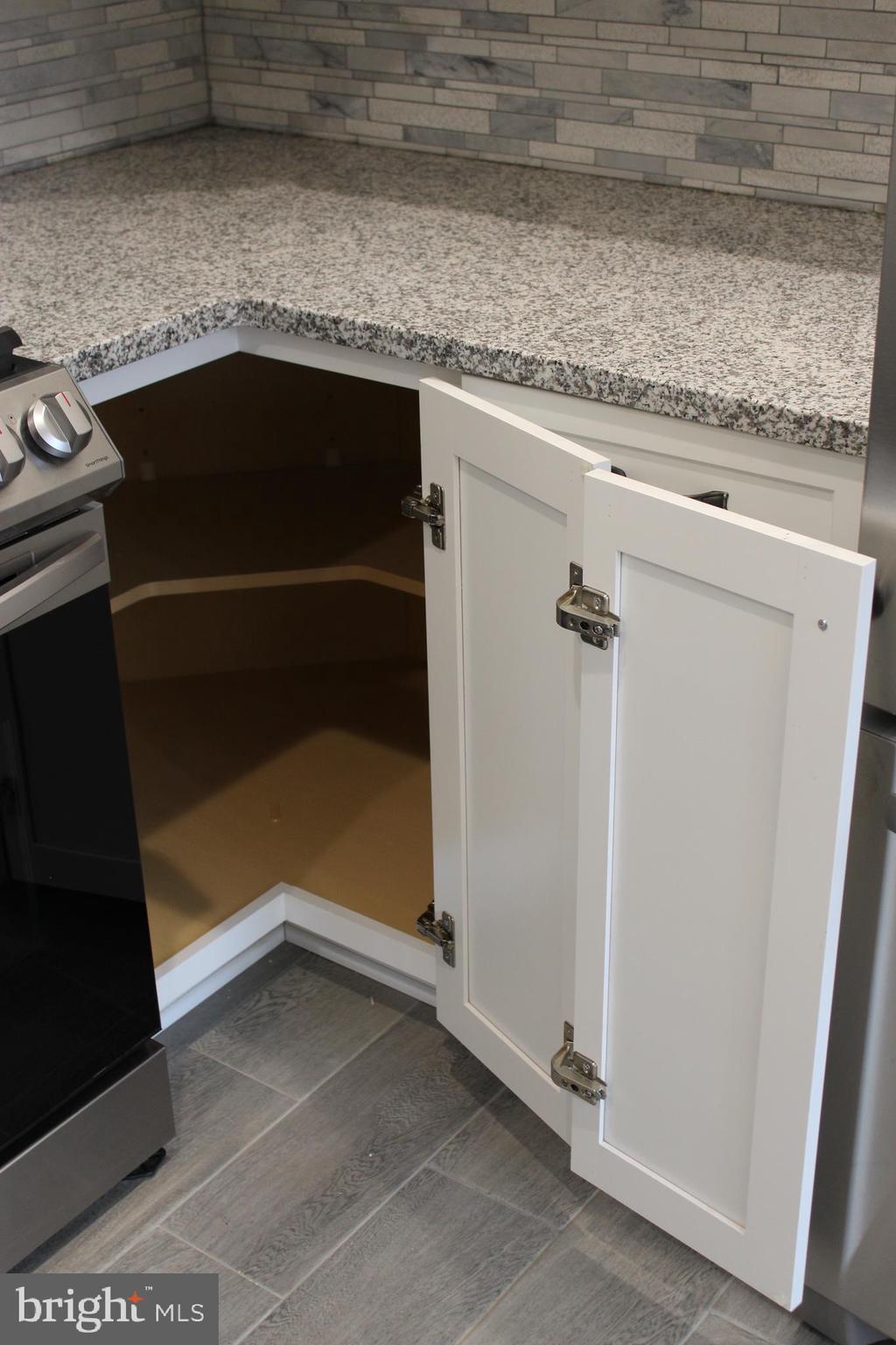 GEORGE MASON VILLAGE - Residential