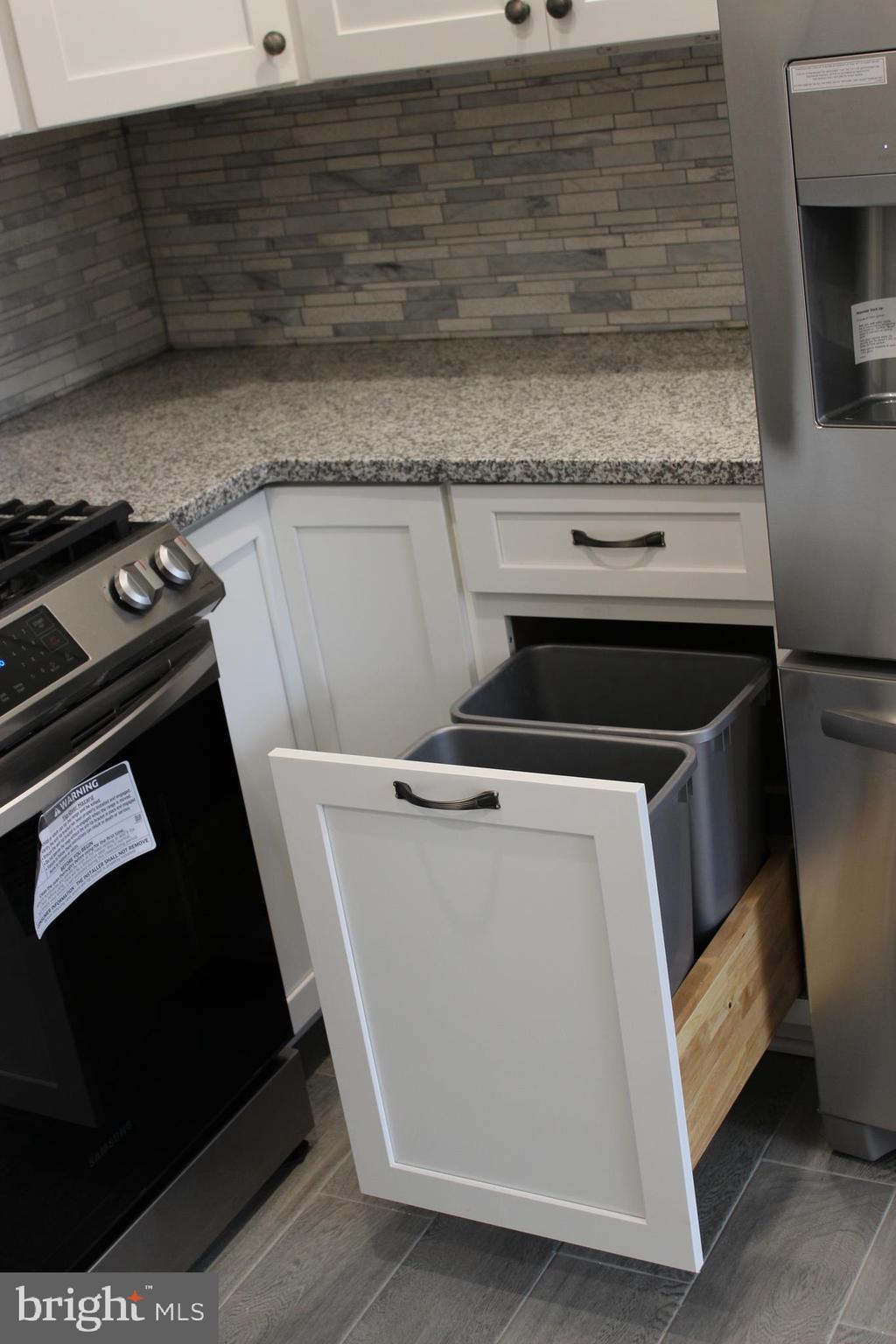 GEORGE MASON VILLAGE - Residential