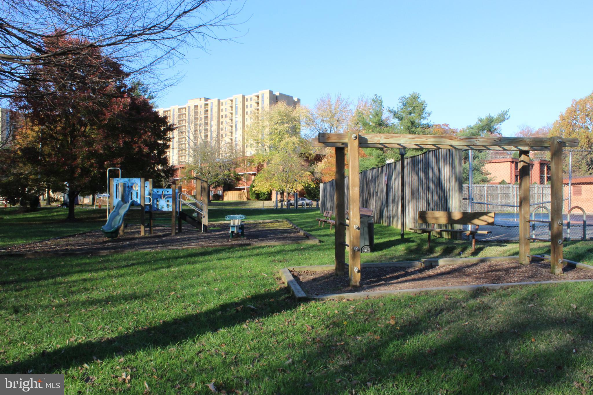 GEORGE MASON VILLAGE - Residential