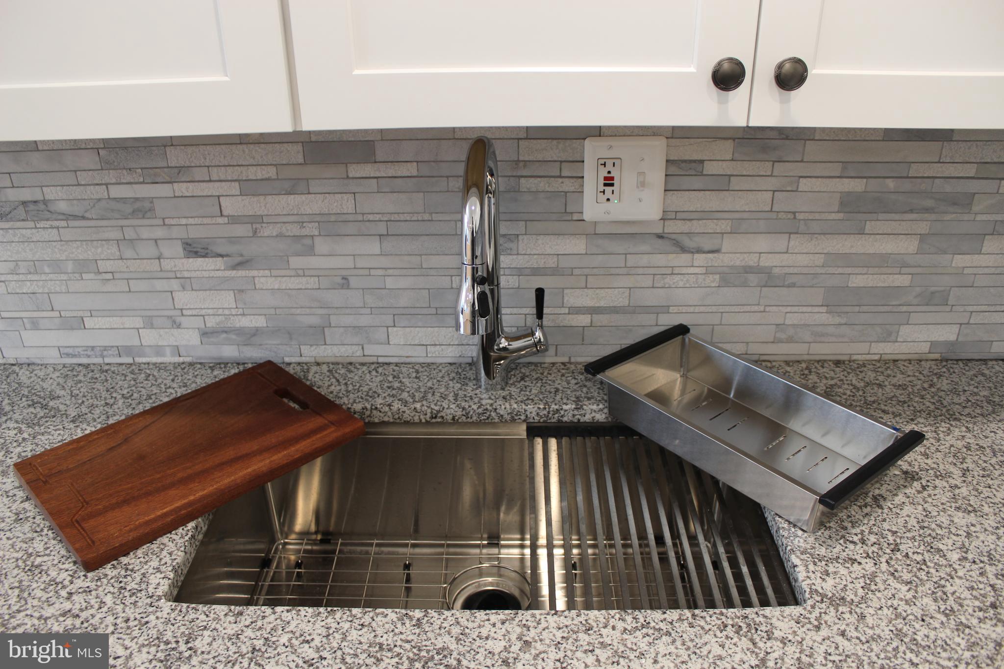 GEORGE MASON VILLAGE - Residential