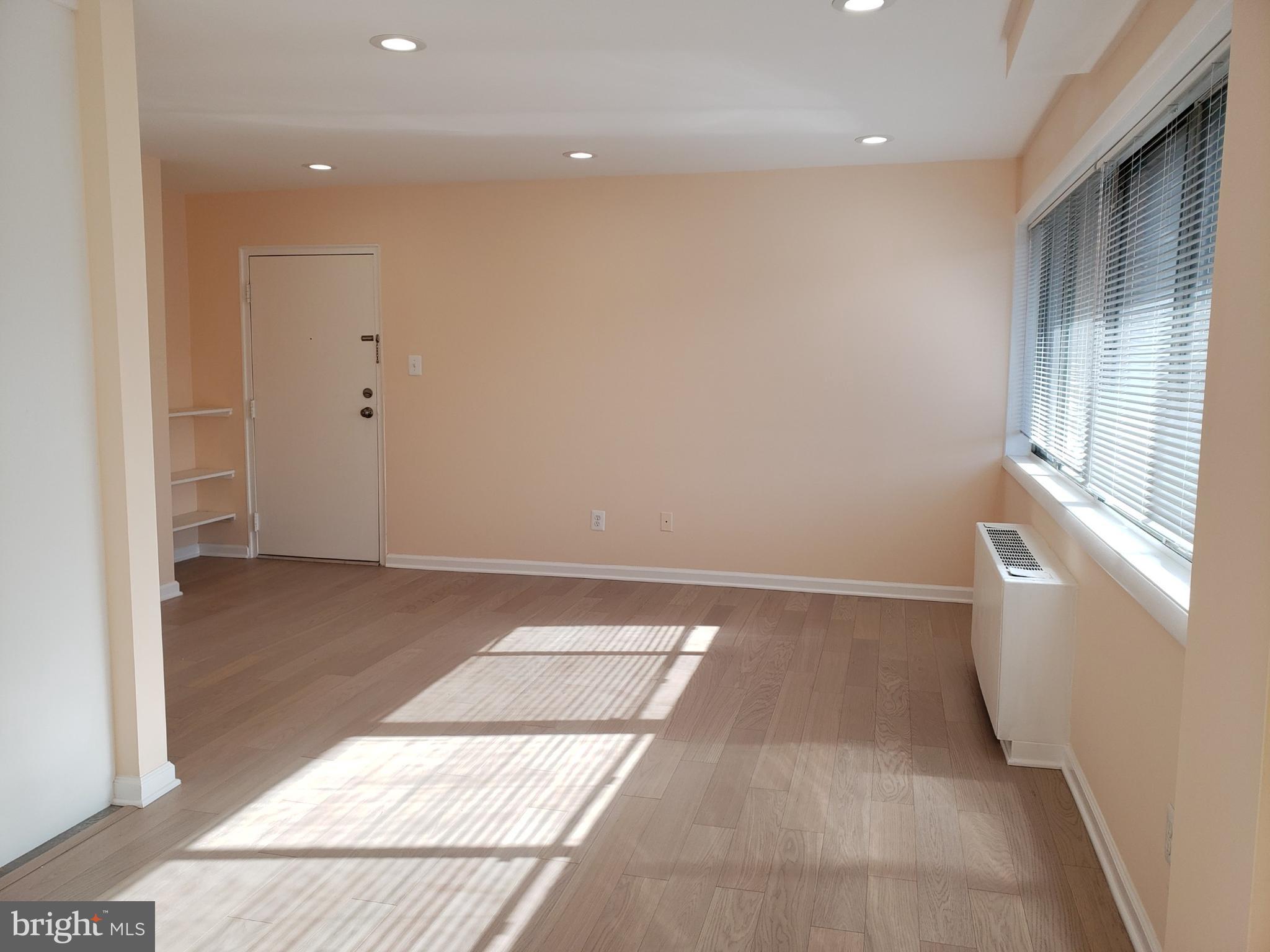 GEORGE MASON VILLAGE - Residential