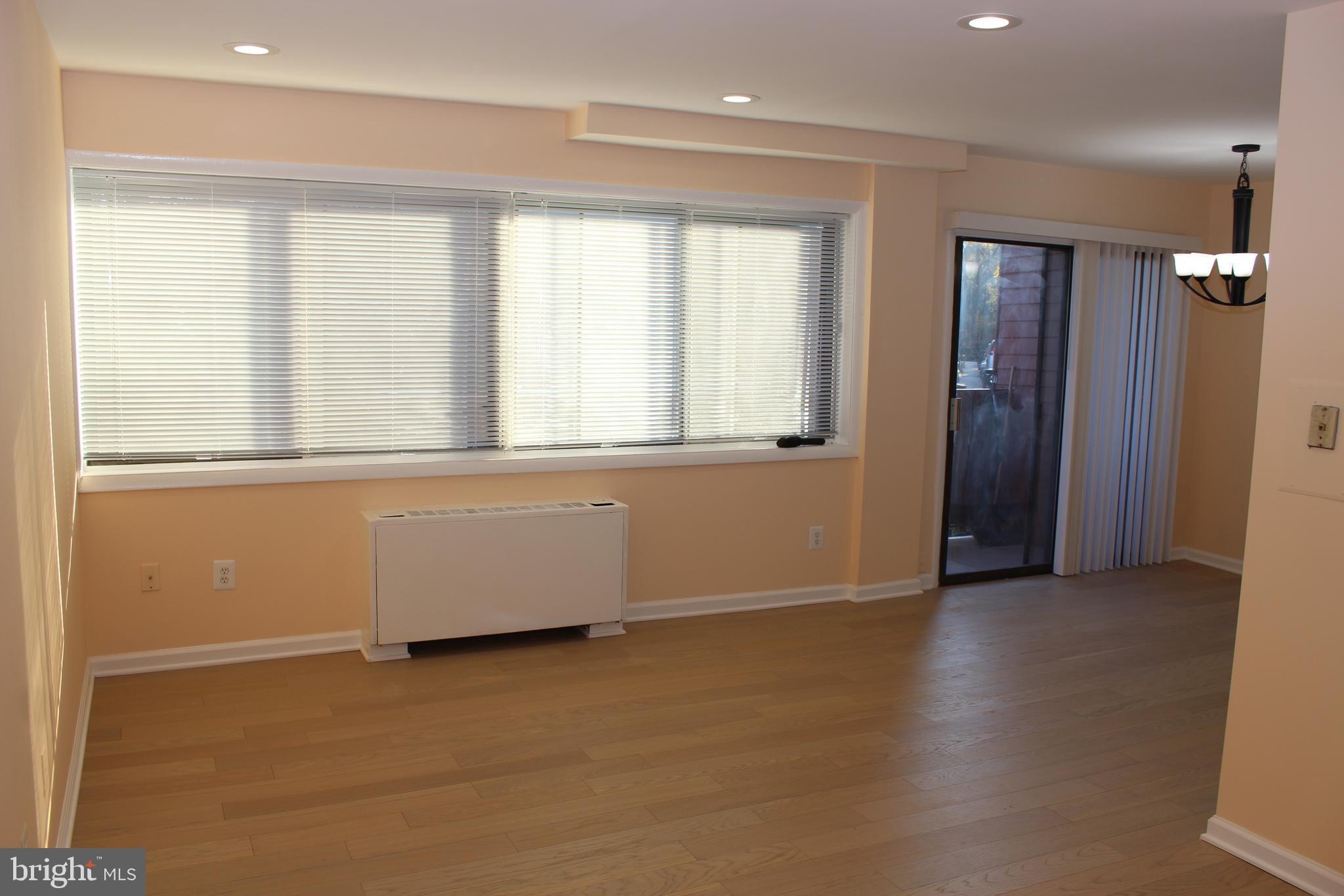 GEORGE MASON VILLAGE - Residential