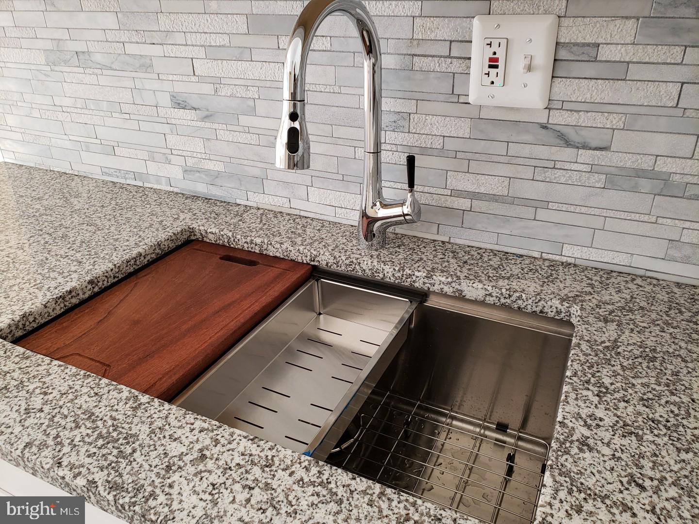 GEORGE MASON VILLAGE - Residential