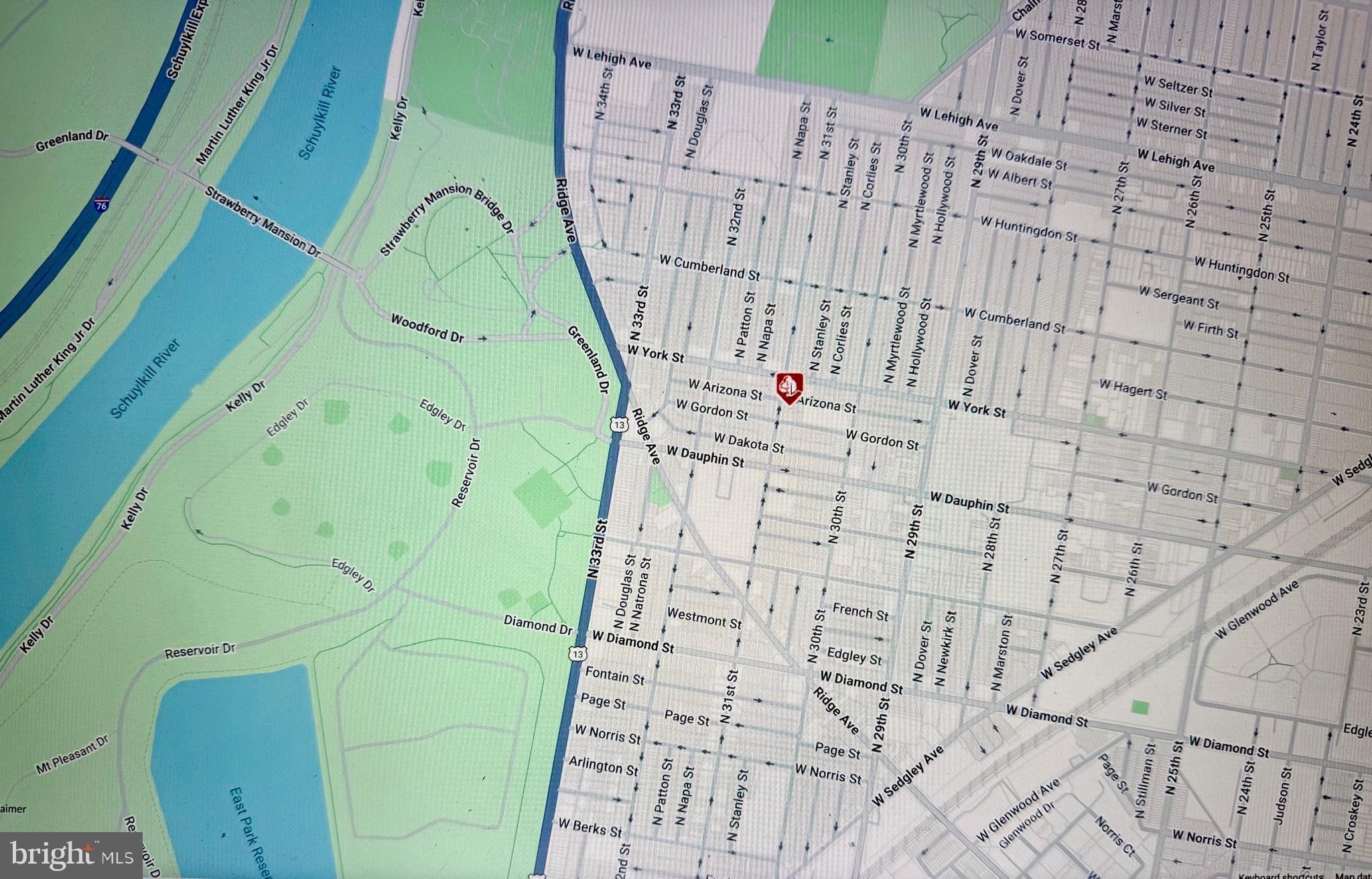 Main image without alt text