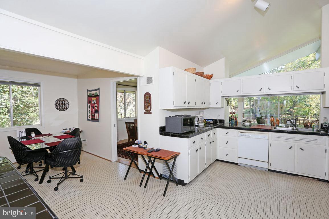 BANNOCKBURN ESTATES - Residential