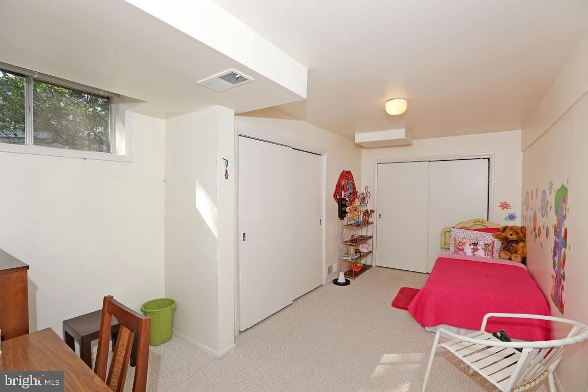 BANNOCKBURN ESTATES - Residential