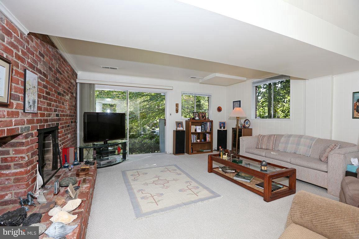 BANNOCKBURN ESTATES - Residential