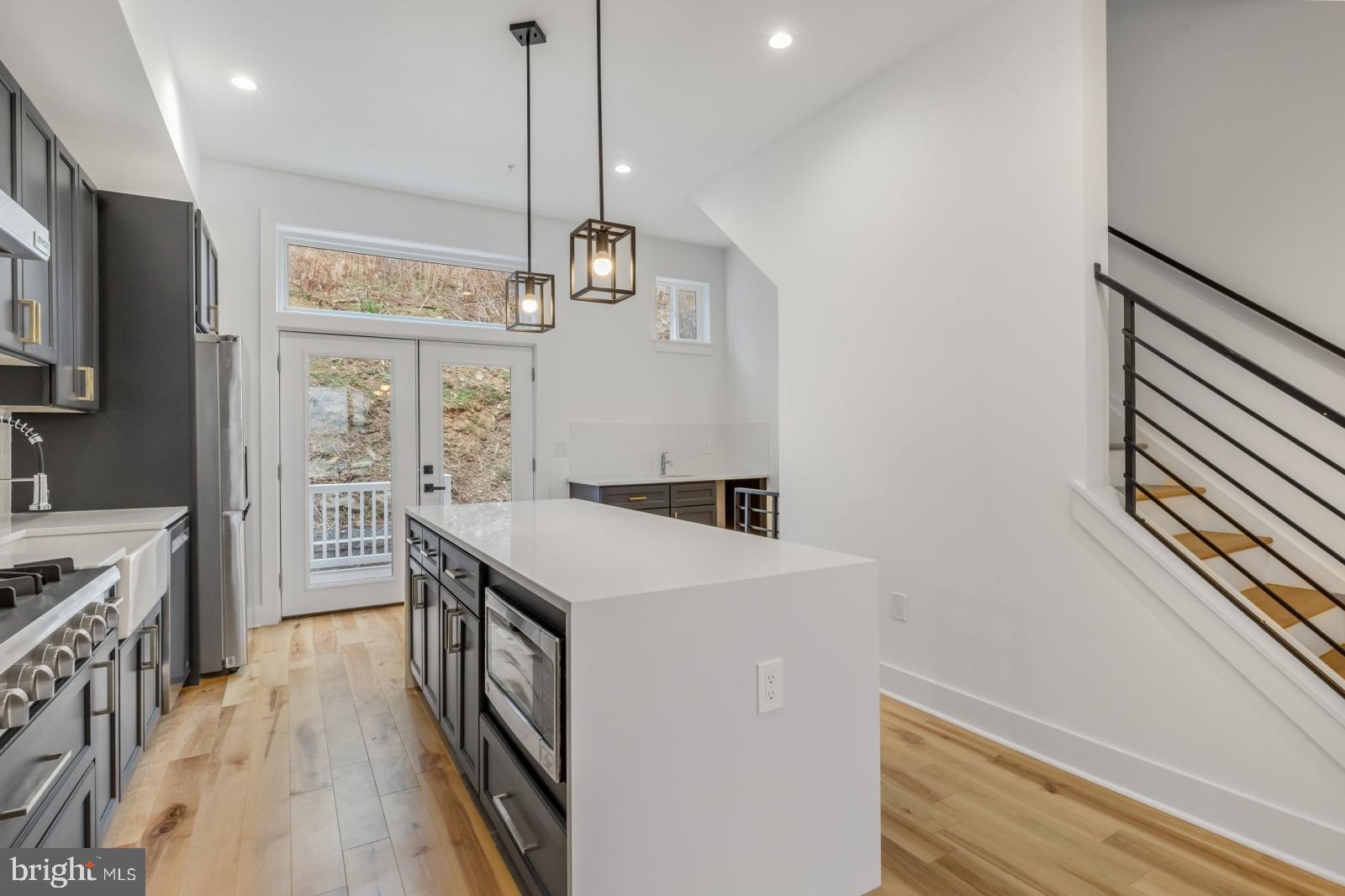 MANAYUNK - Residential Lease