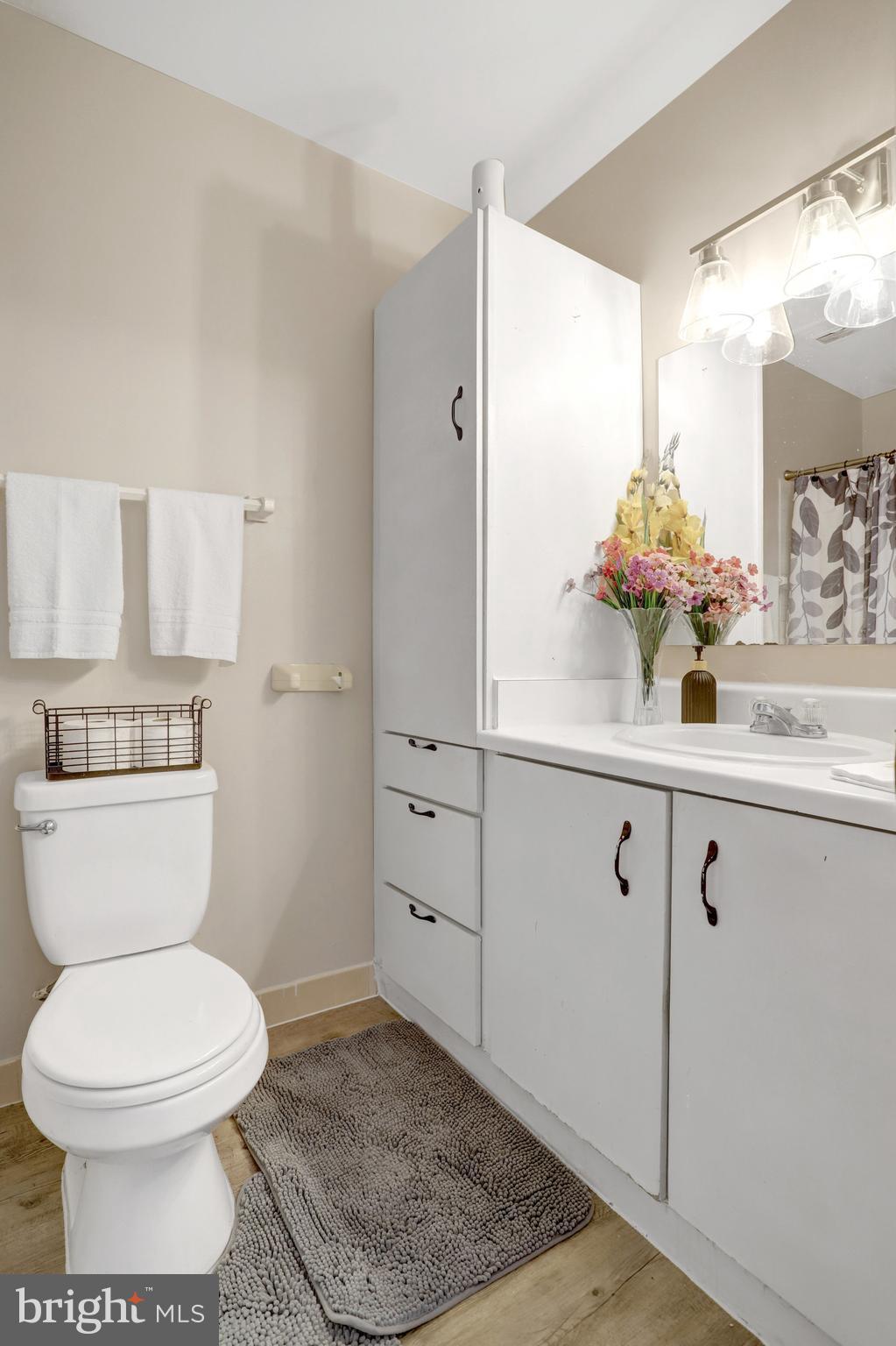 MAYFLOWER SQUARE - Residential