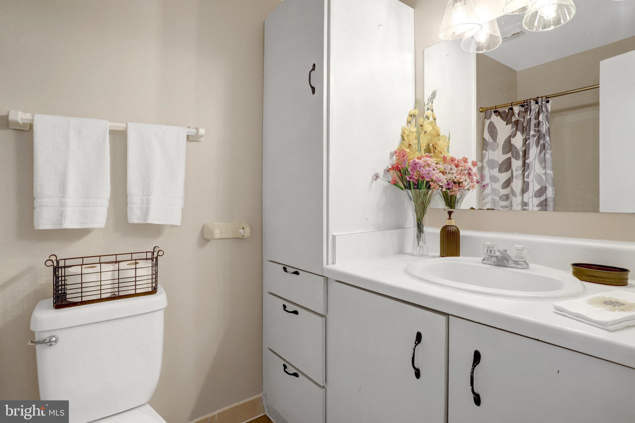 MAYFLOWER SQUARE - Residential