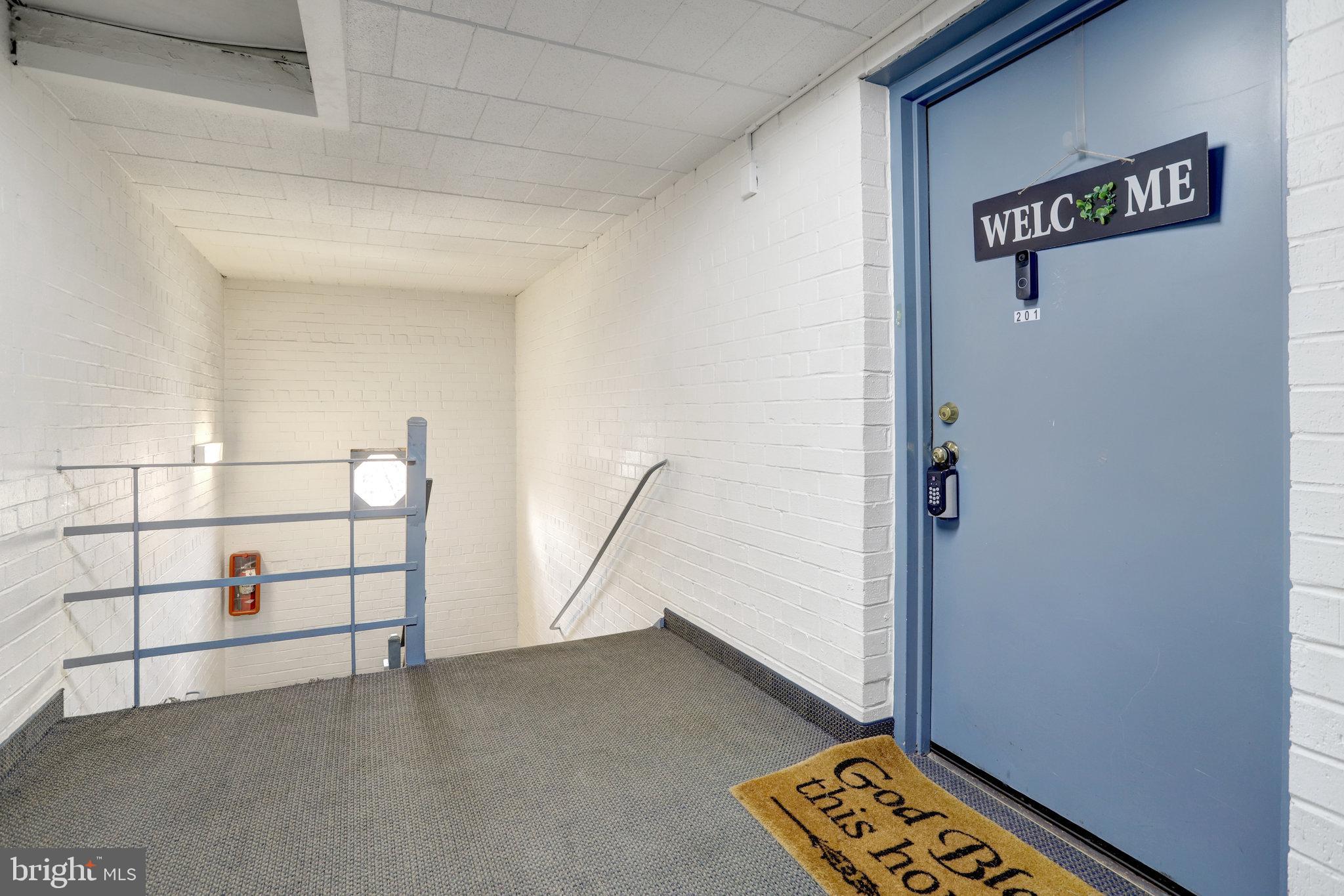 MAYFLOWER SQUARE - Residential