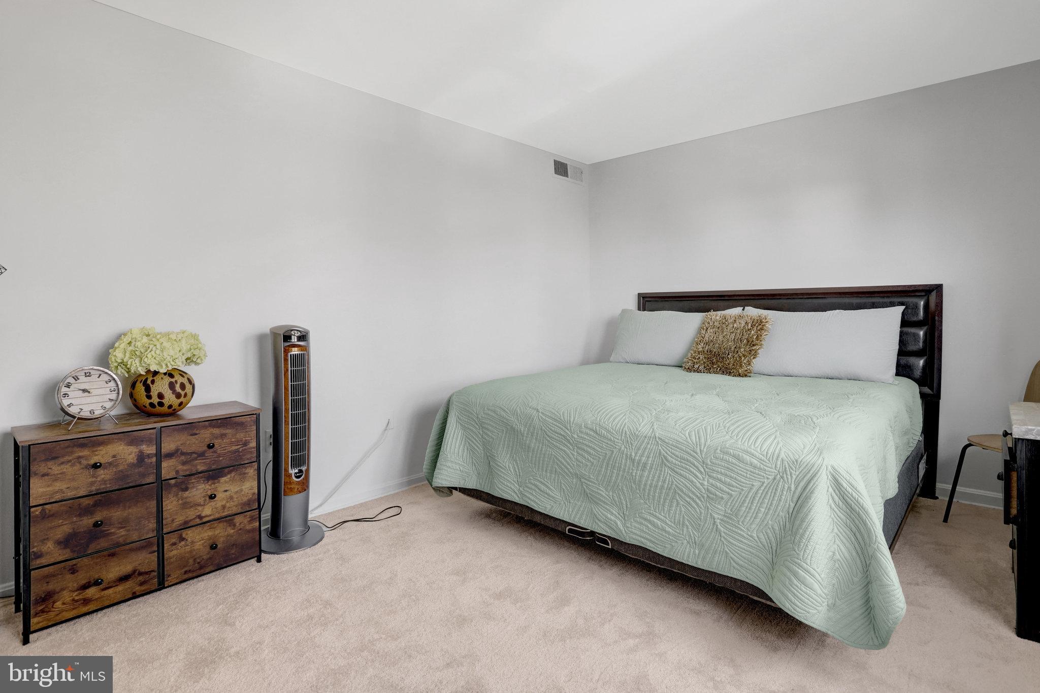 MAYFLOWER SQUARE - Residential