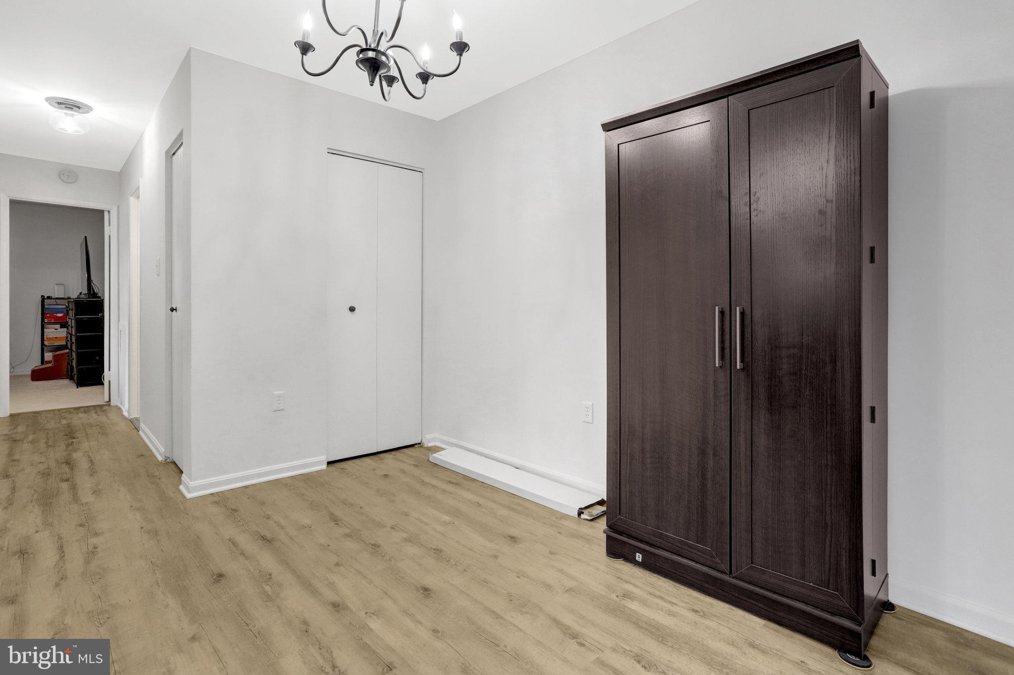 MAYFLOWER SQUARE - Residential