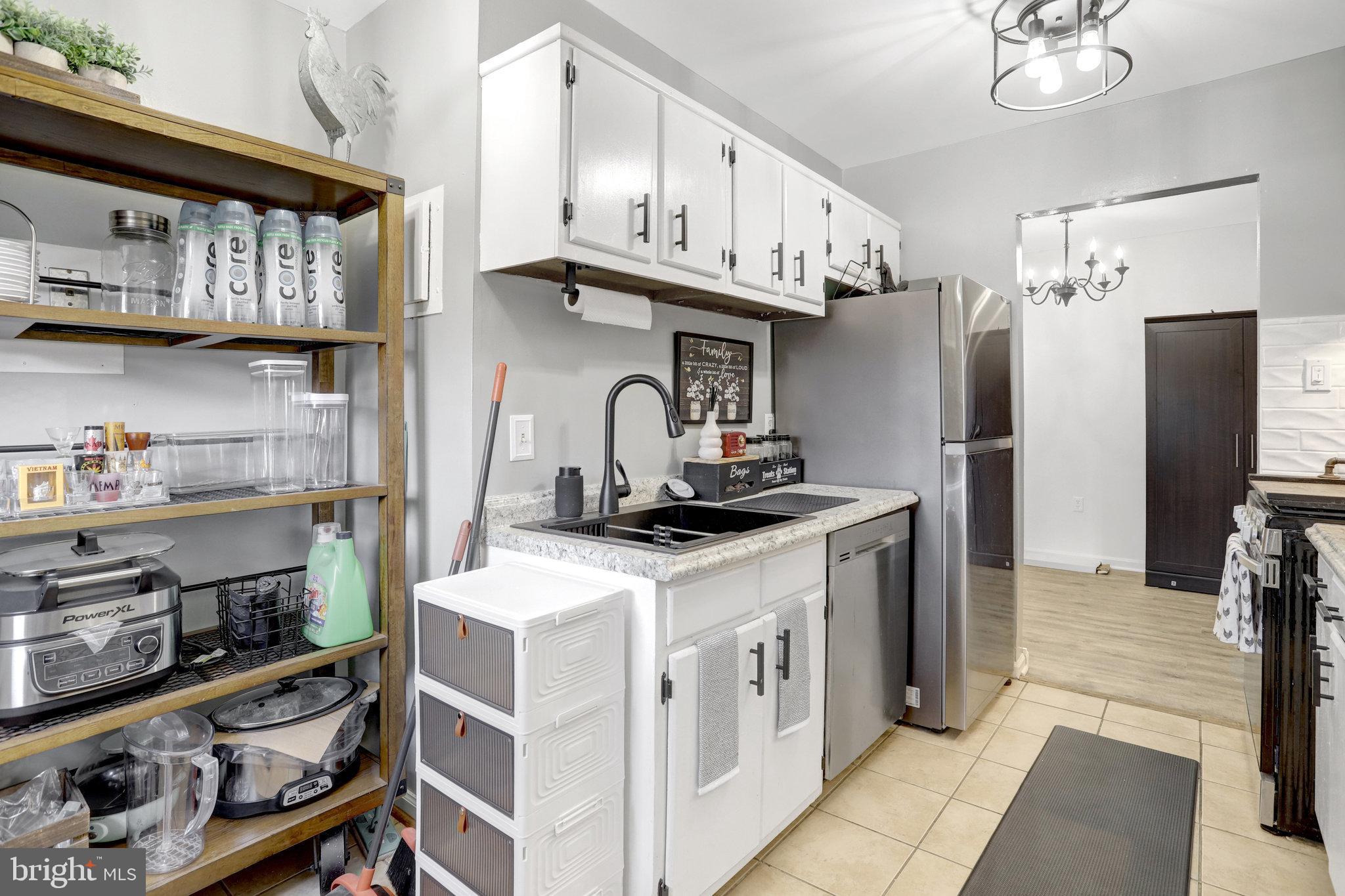 MAYFLOWER SQUARE - Residential