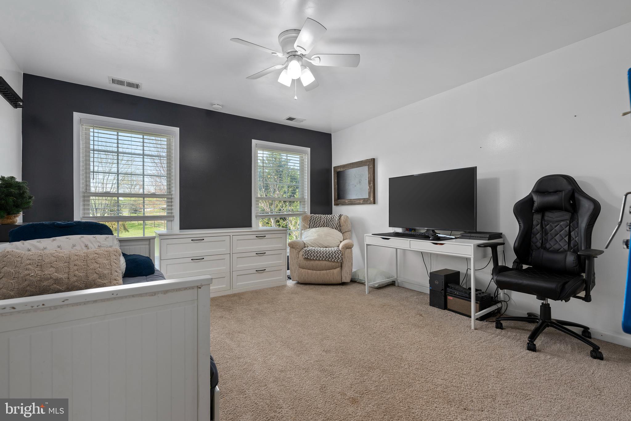 HAMPSTEAD - Residential