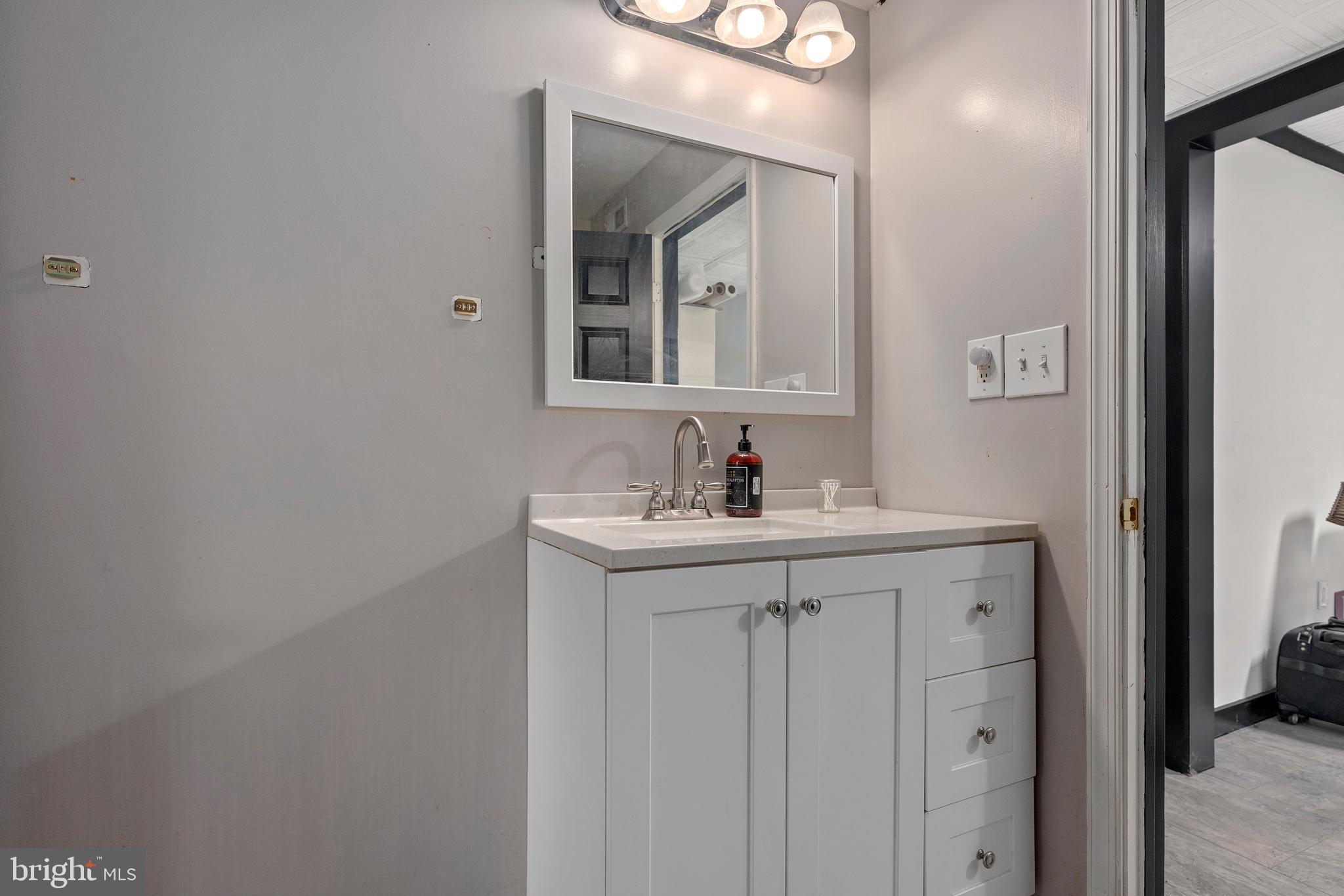 HAMPSTEAD - Residential