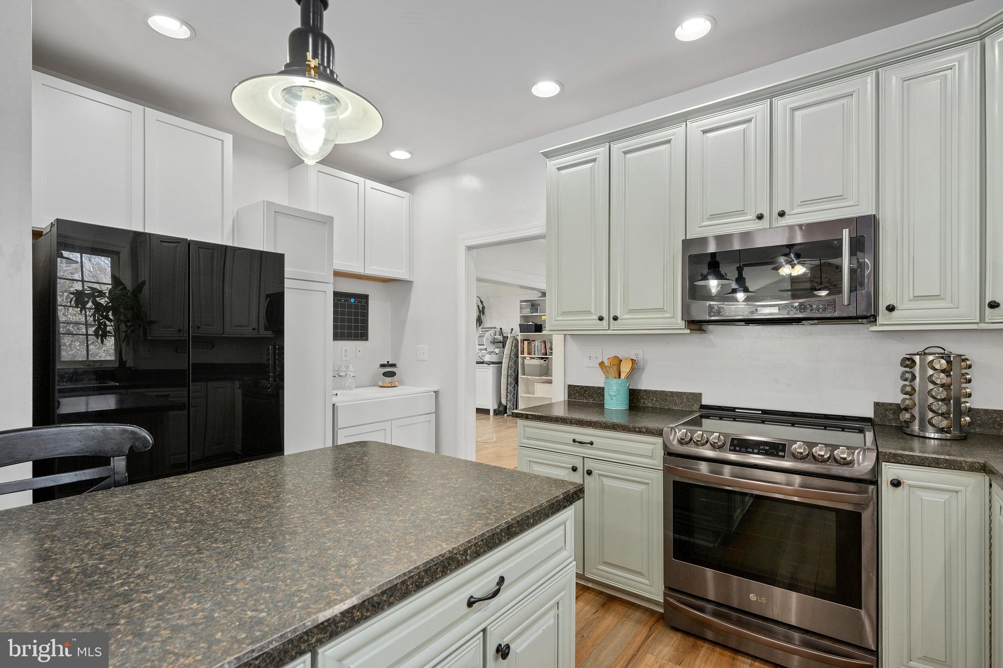 HAMPSTEAD - Residential