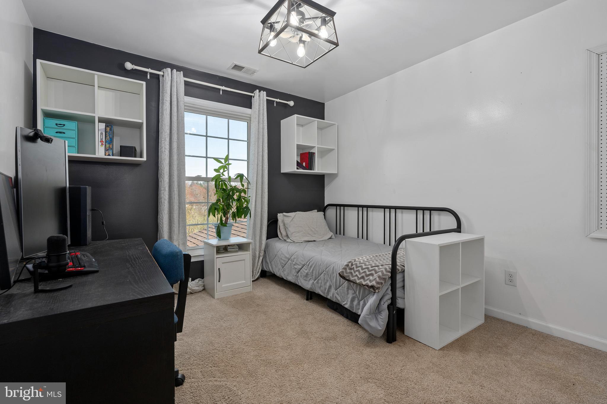 HAMPSTEAD - Residential