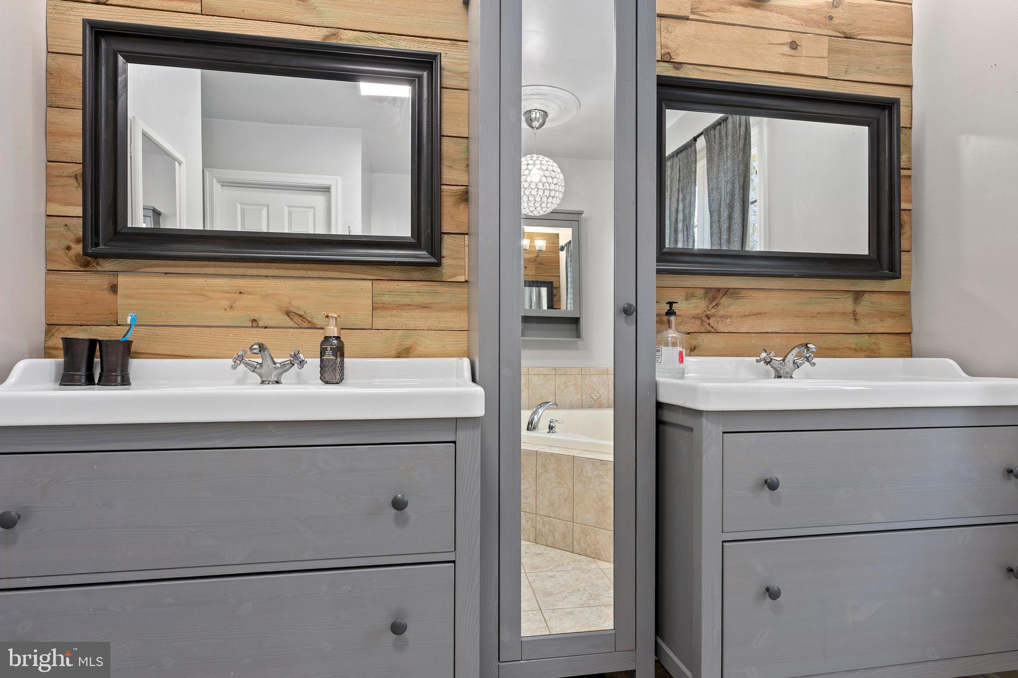 HAMPSTEAD - Residential