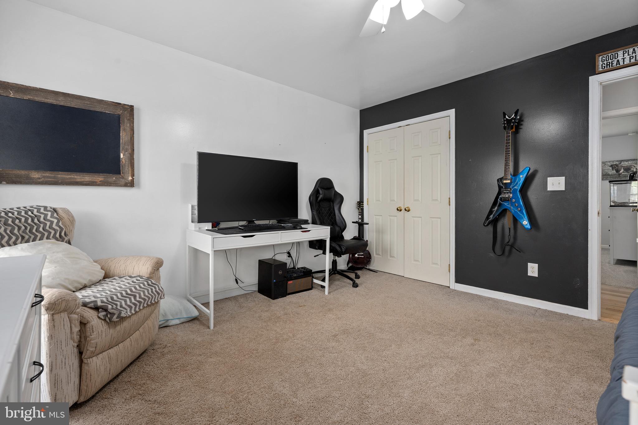 HAMPSTEAD - Residential