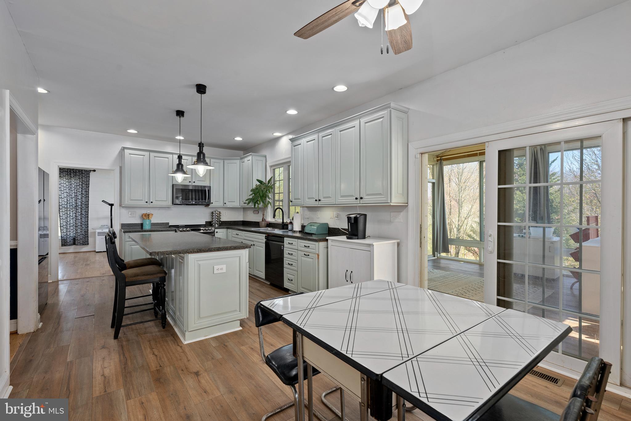 HAMPSTEAD - Residential