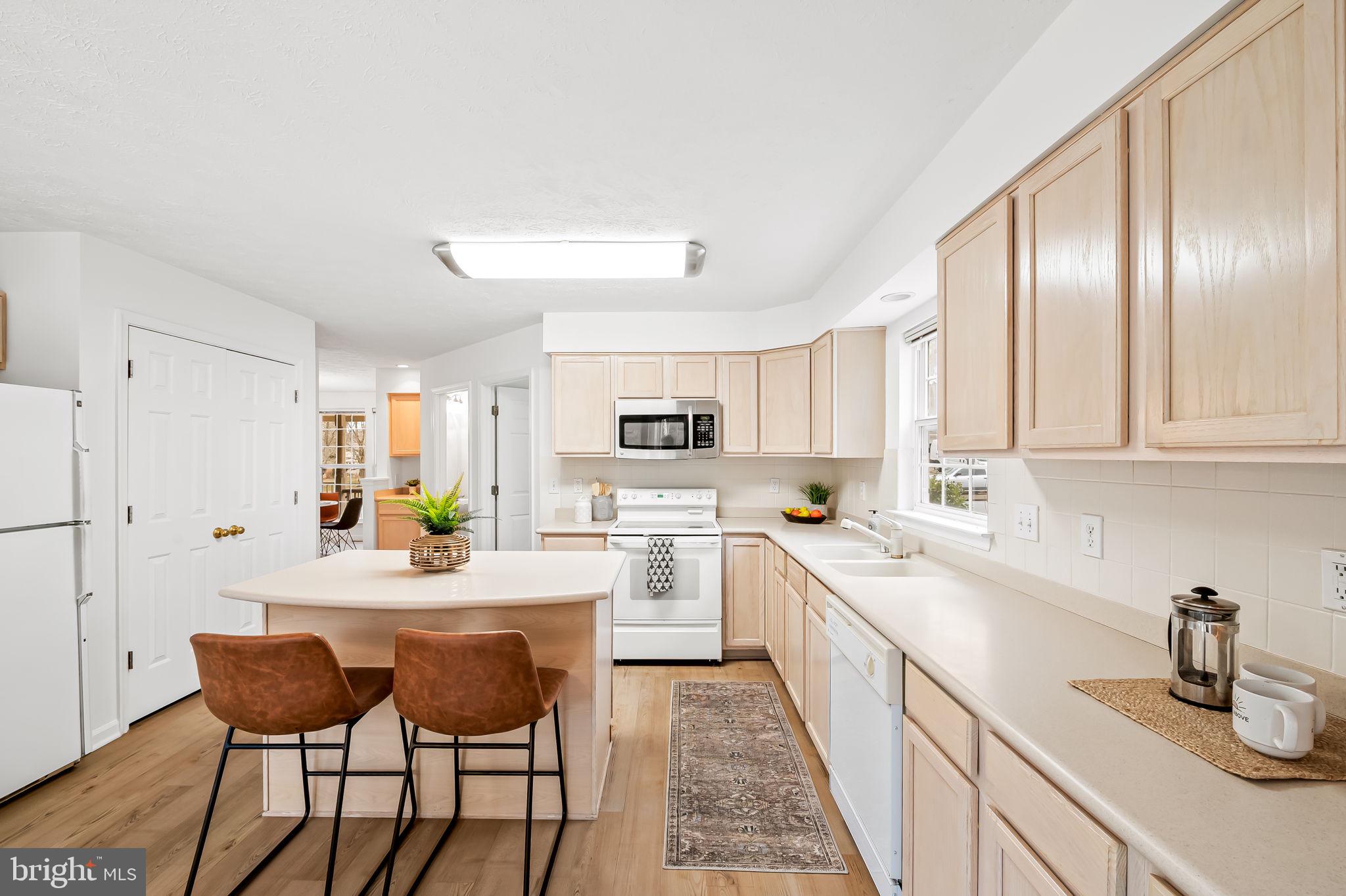 VILLAGE OF RIVER HILL - Residential