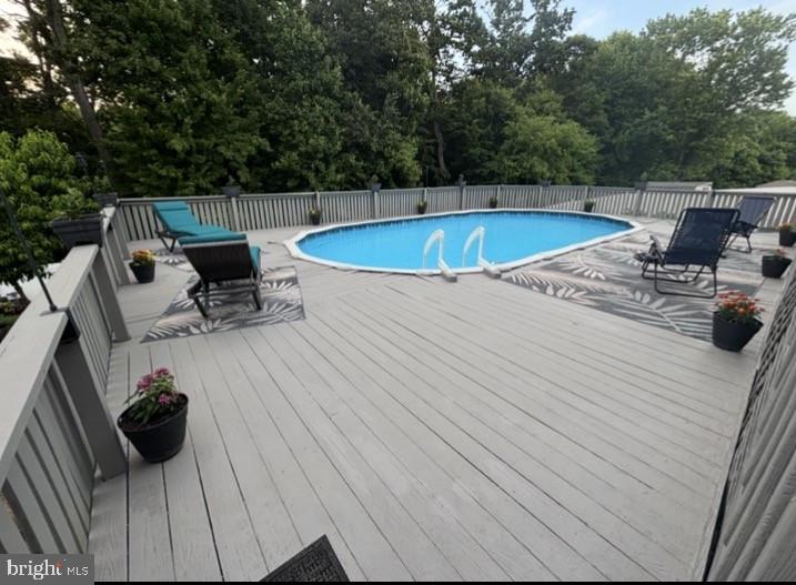 4233 GREYS RUN CIRCLE