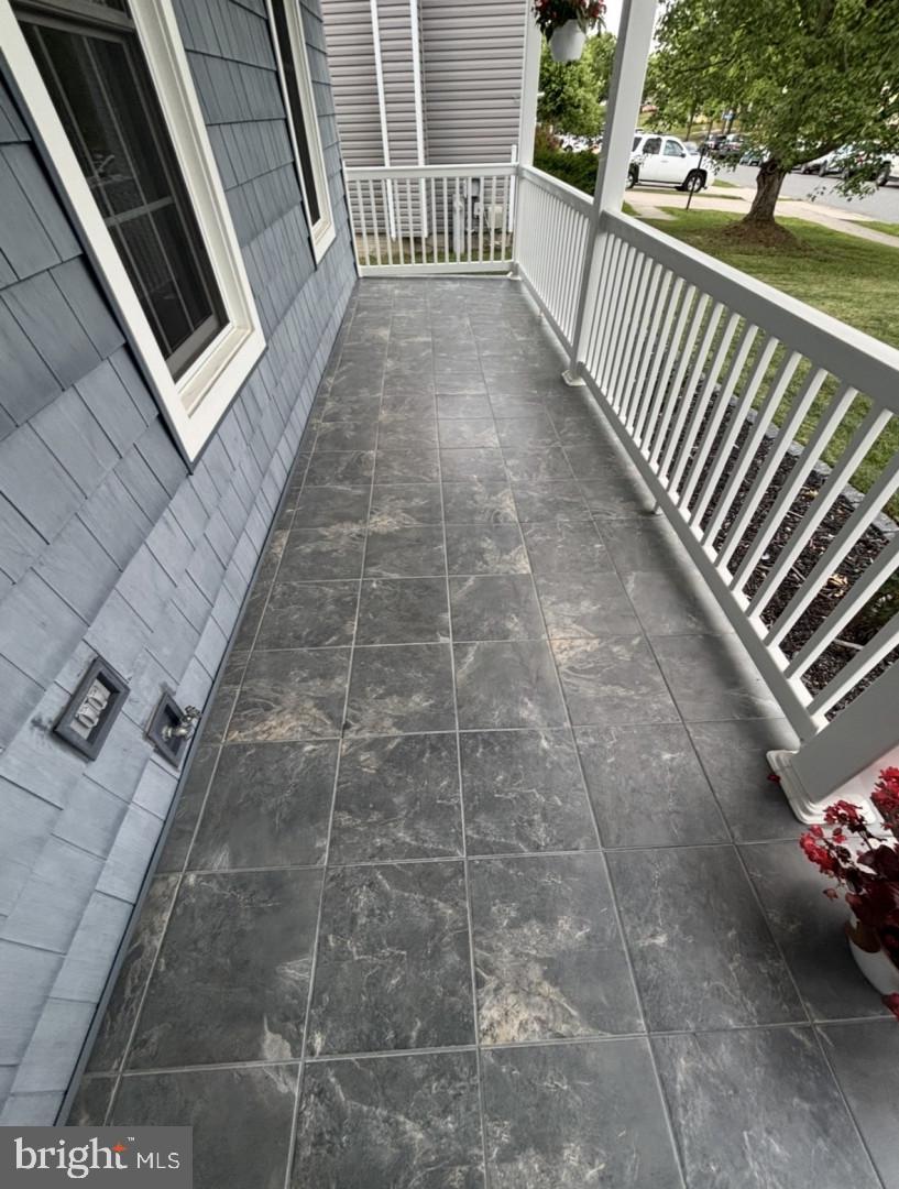 4233 GREYS RUN CIRCLE