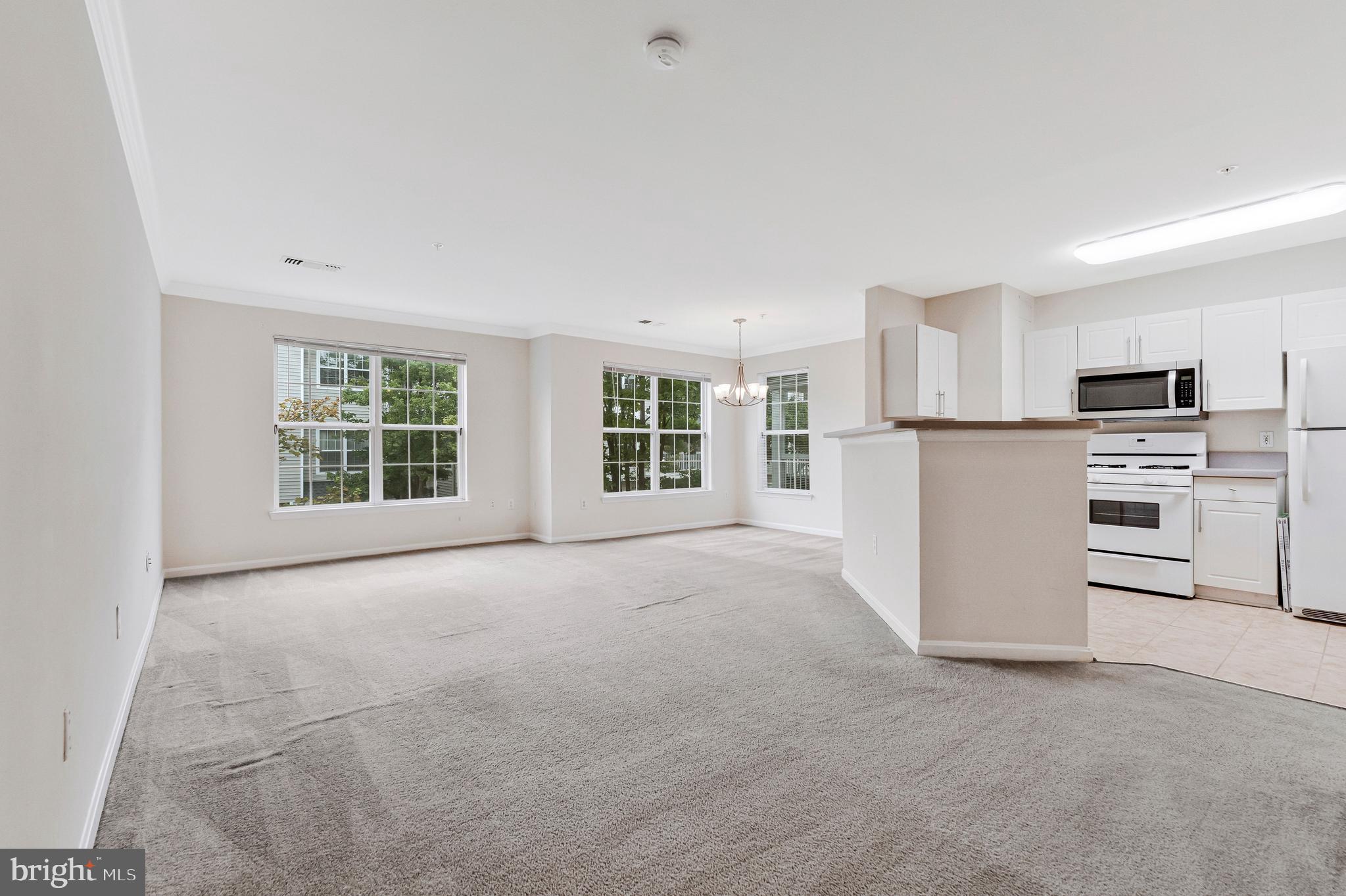 4529 SUPERIOR SQUARE