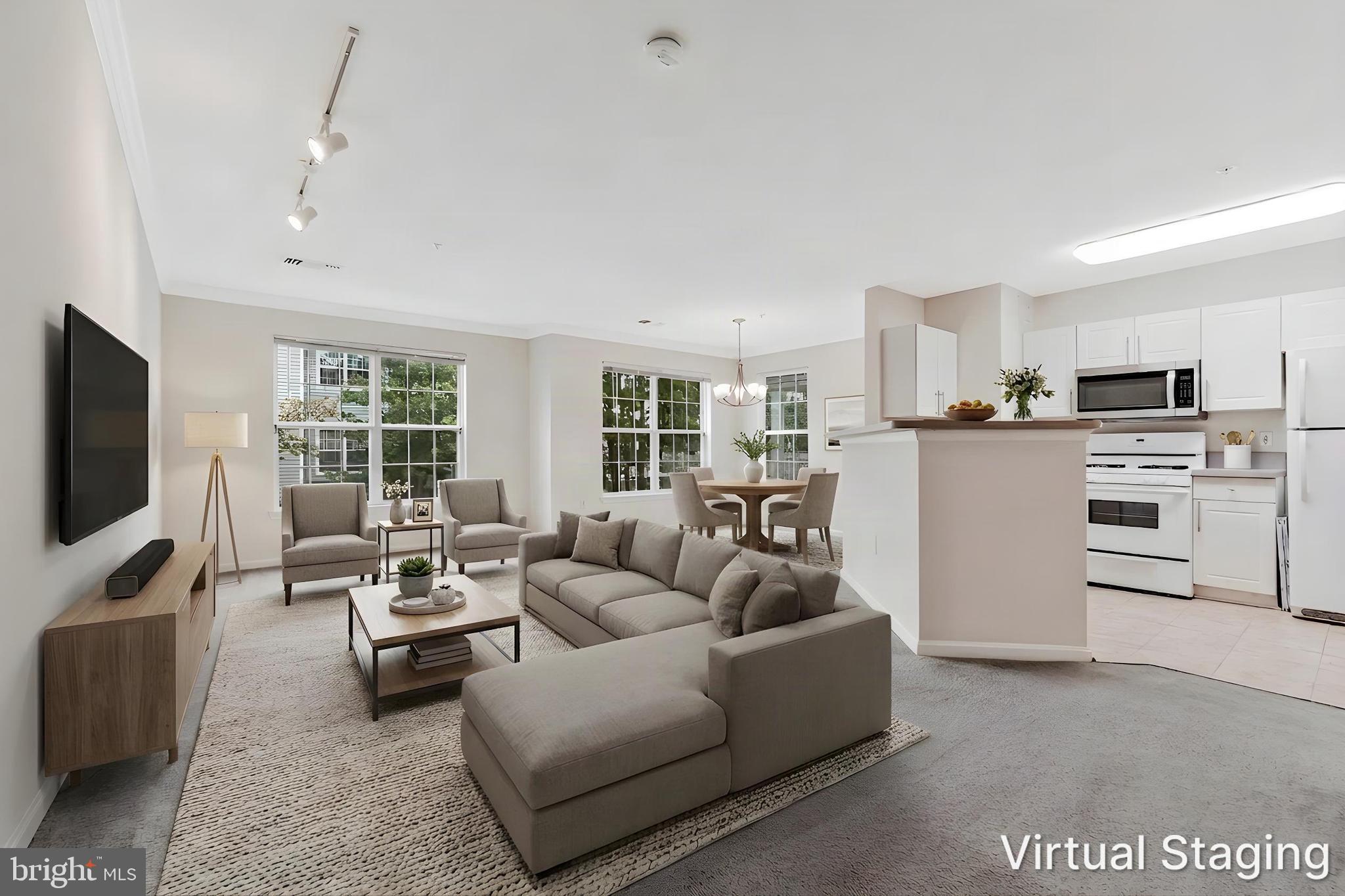 4529 SUPERIOR SQUARE