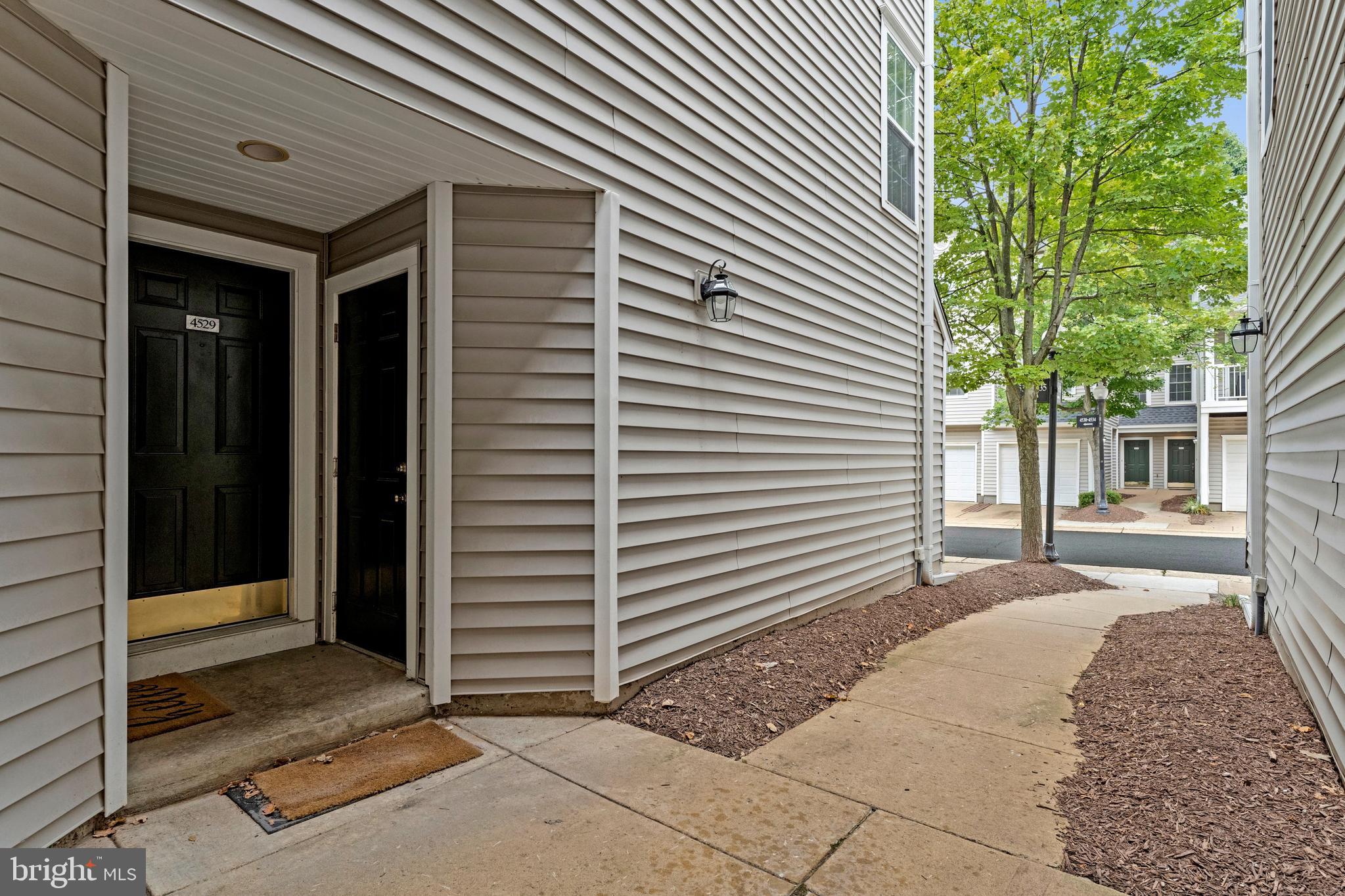4529 SUPERIOR SQUARE