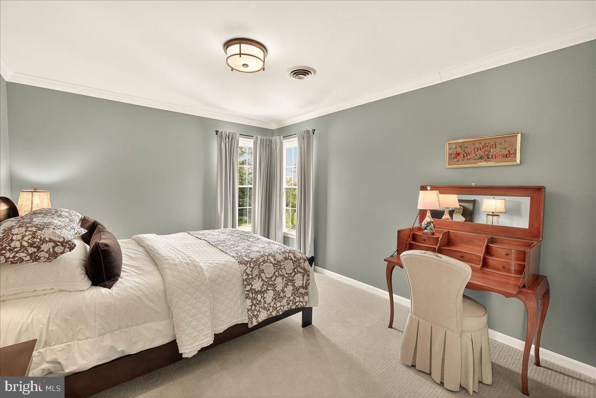 HOLBROOK HEIGHTS - Residential