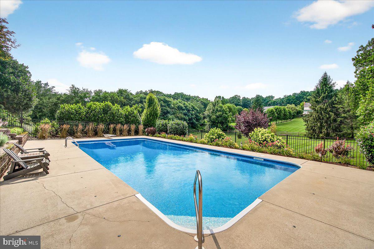 HOLBROOK HEIGHTS - Residential