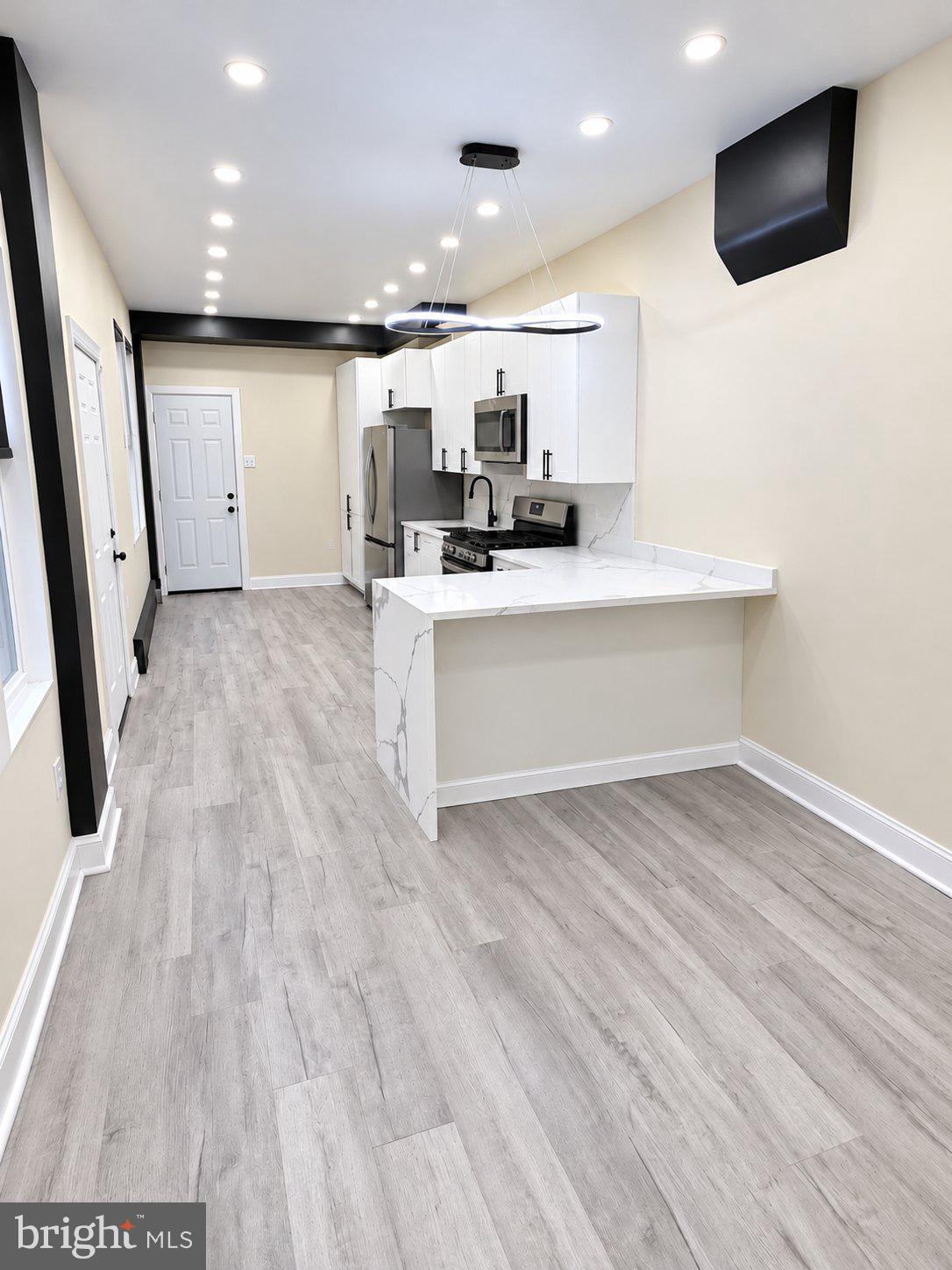 542 S 9TH STREET